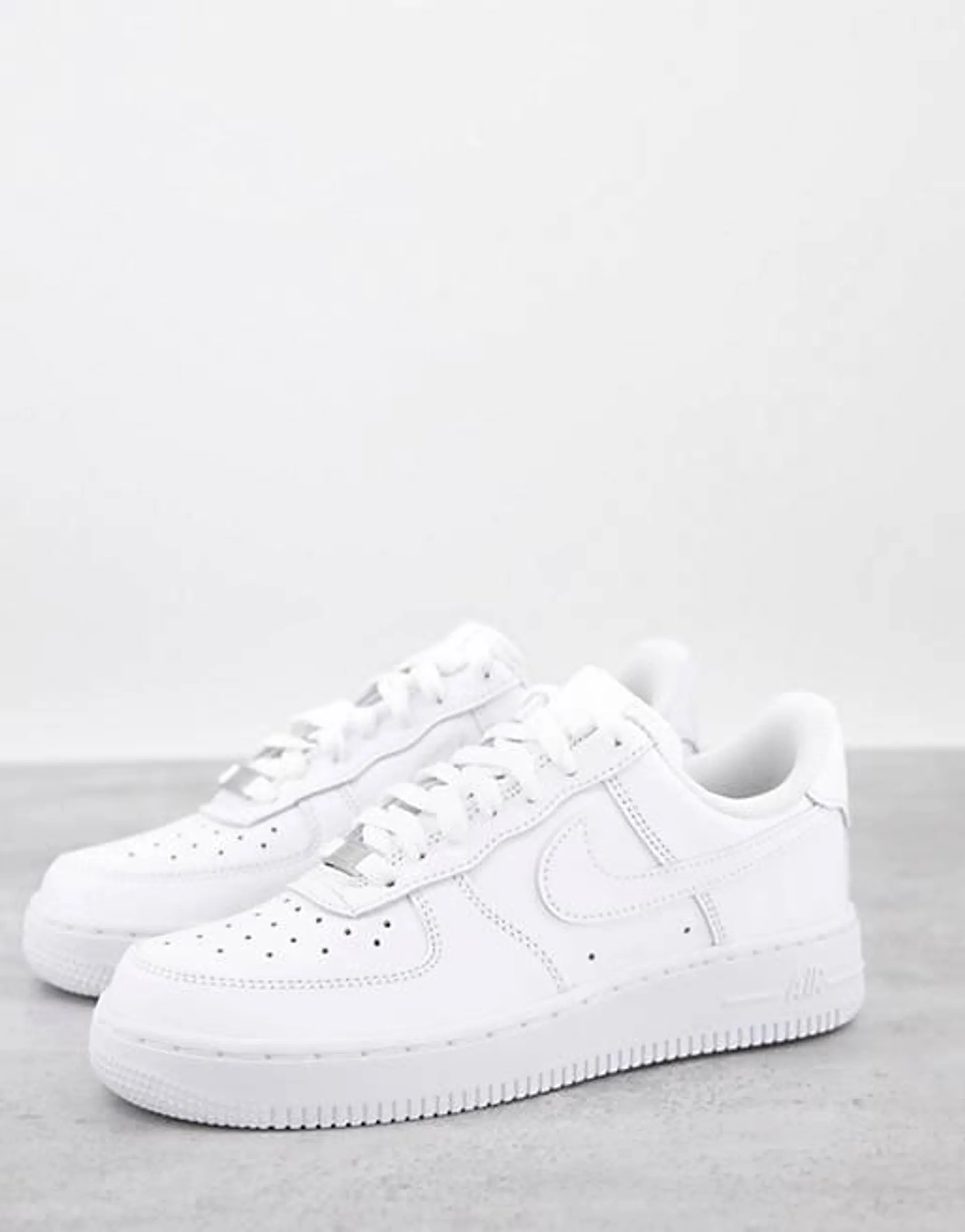 Nike Air Force 1 '07 trainers in triple white
