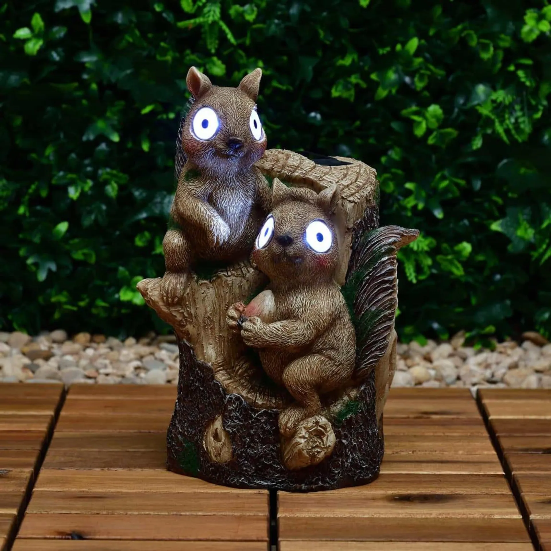 Solar Squirrels in a Tree Statue - Cool White LED