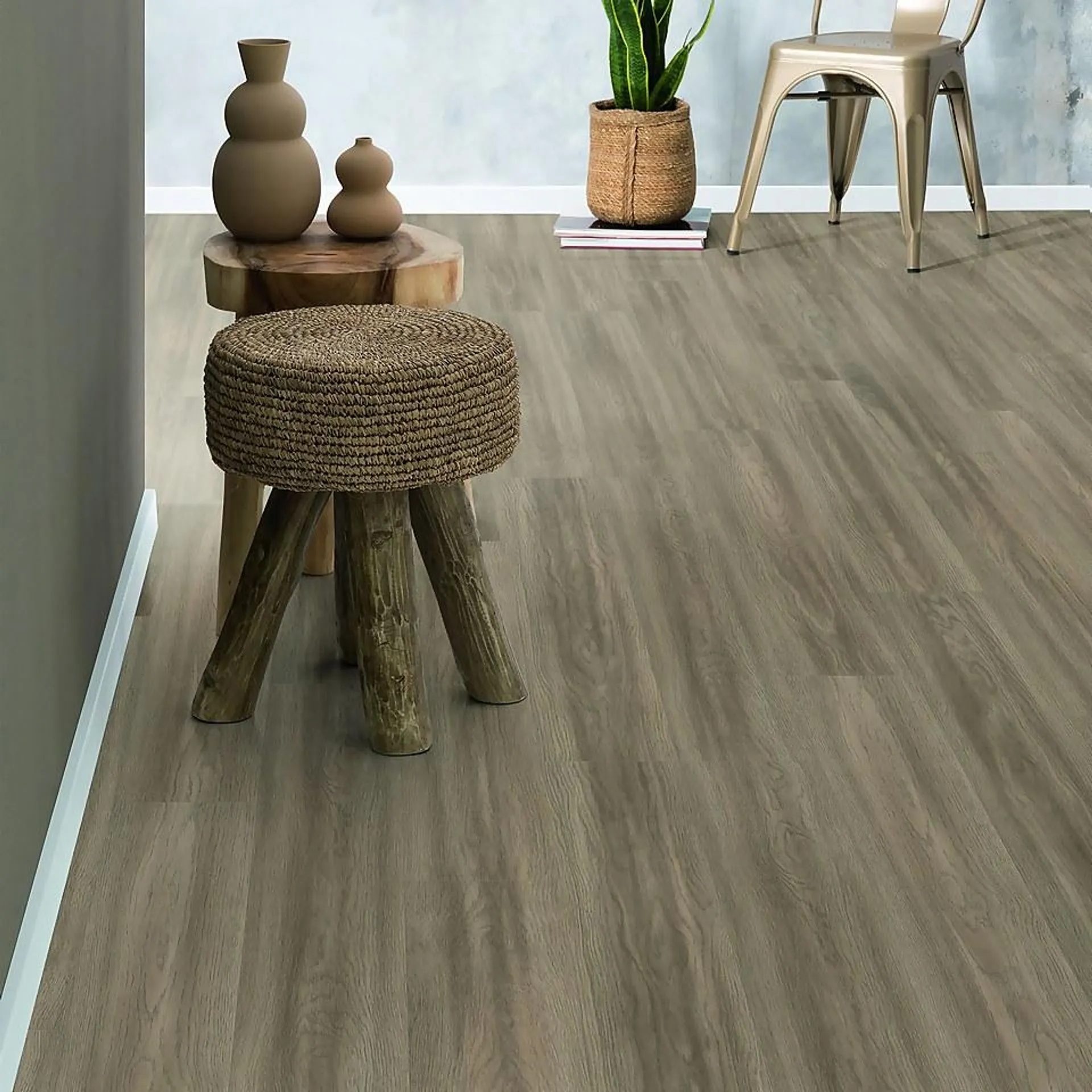 EGGER HOME Light Grey Bolton Oak 8mm Aqua+ Laminate Flooring - 1.99 sqm Pack