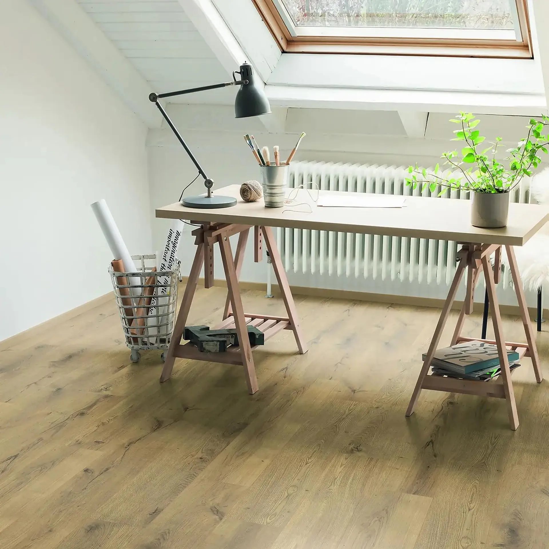 EGGER HOME Light Lausanne Oak 8mm Laminate Flooring