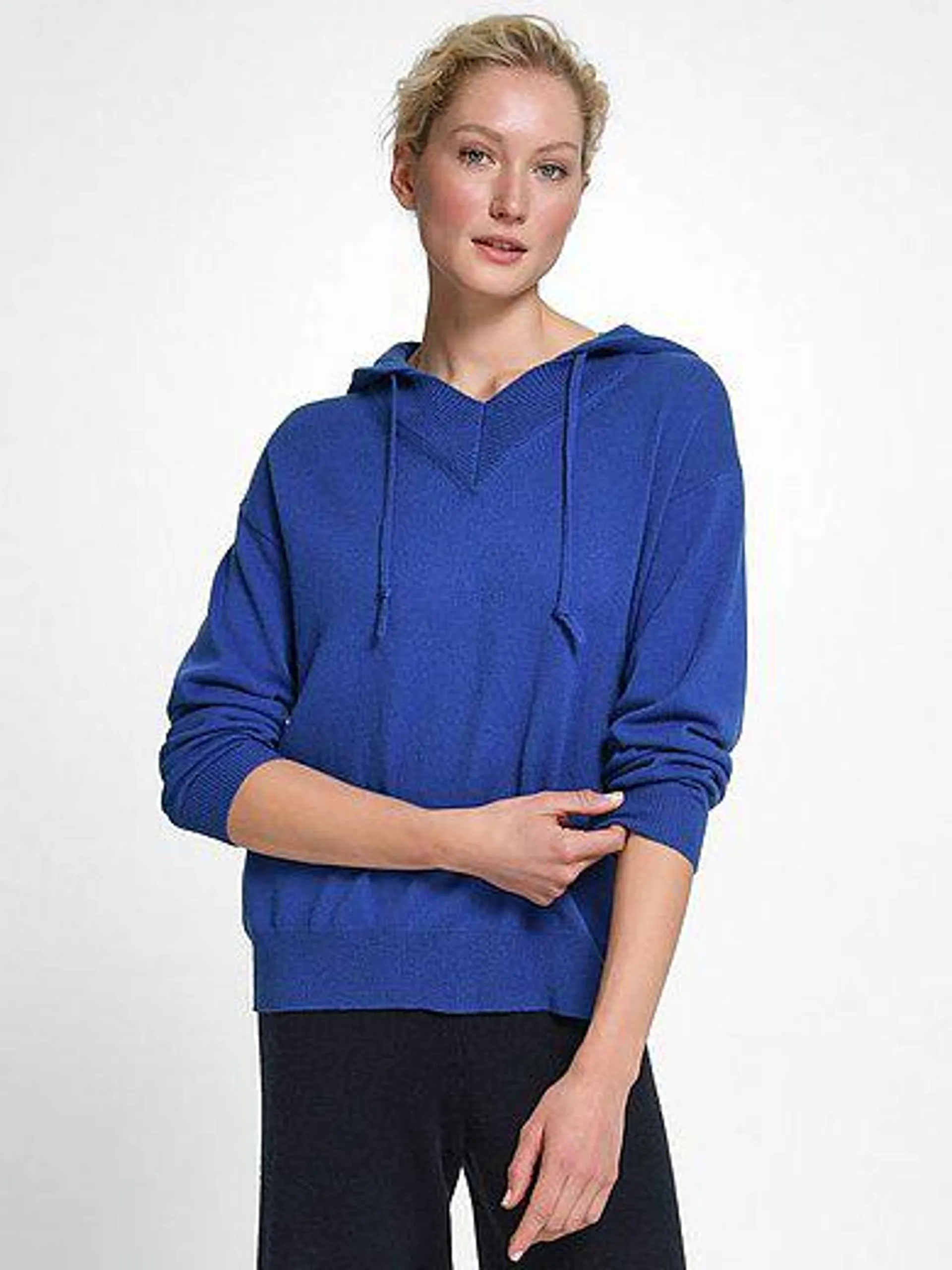Hooded jumper made of pure new wool and cashmere