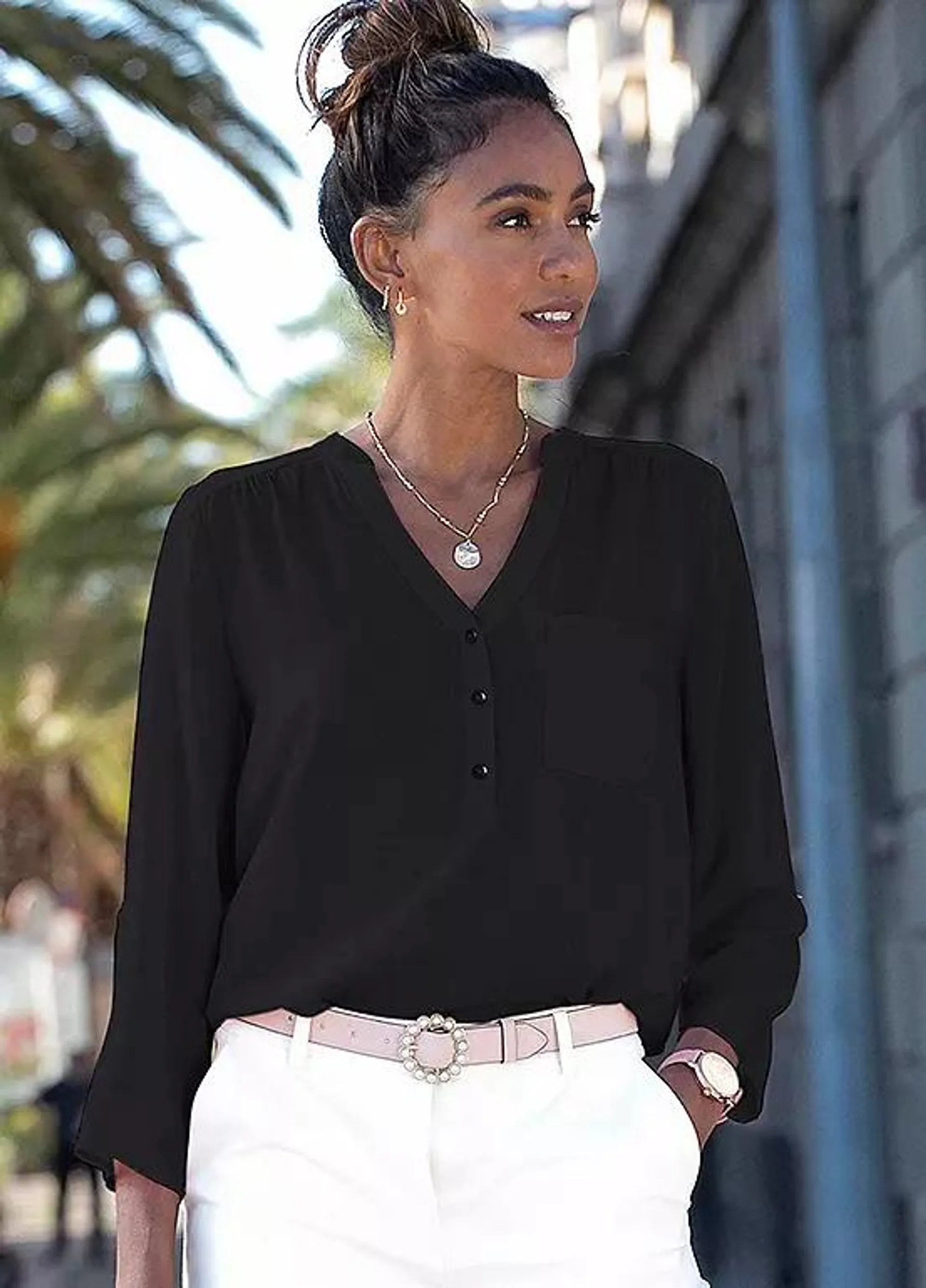 LASCANA Cropped Sleeve Slip-On Blouse