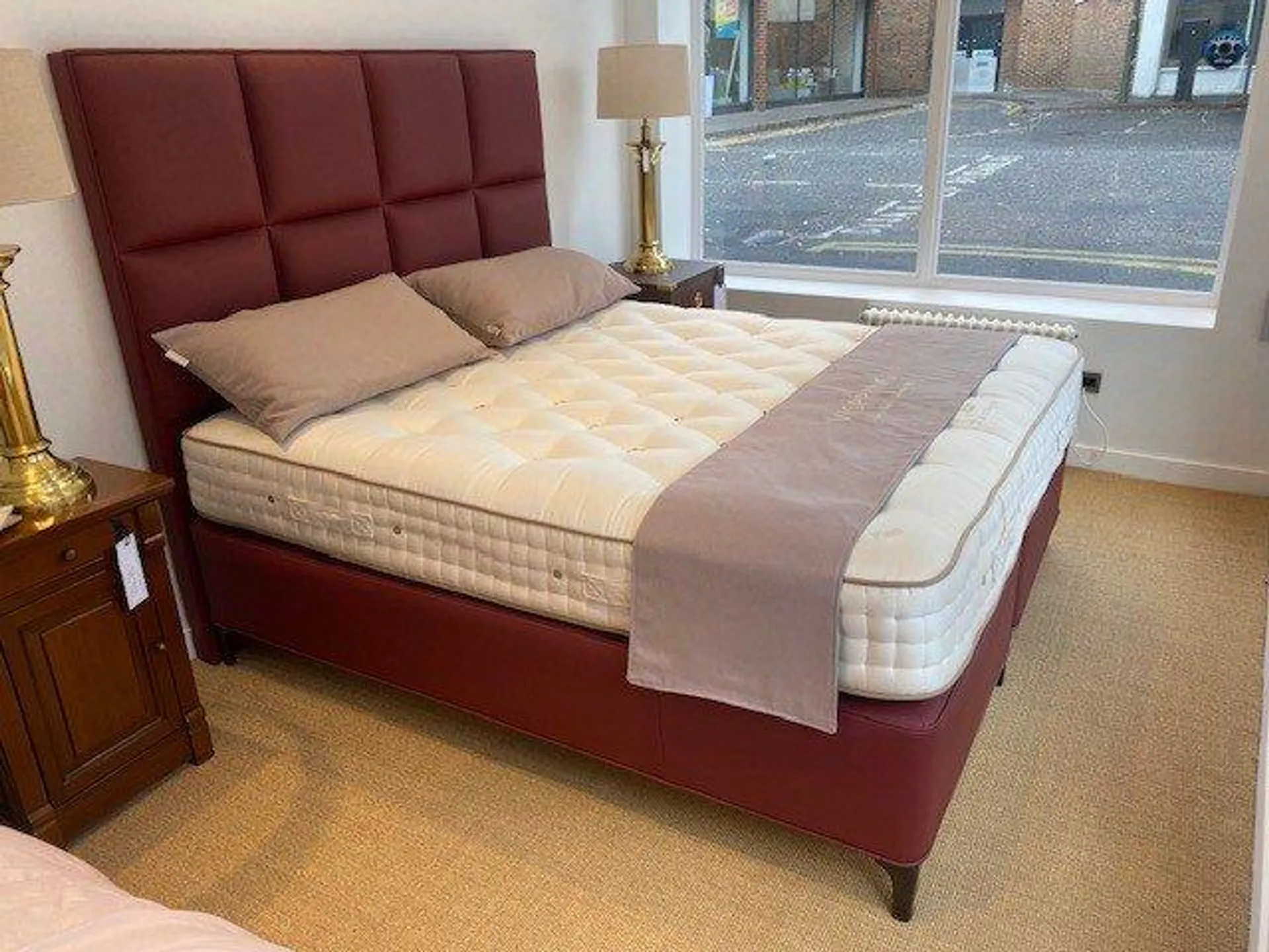 Vispring Tiara Superb Superking Divan set - Ex Display