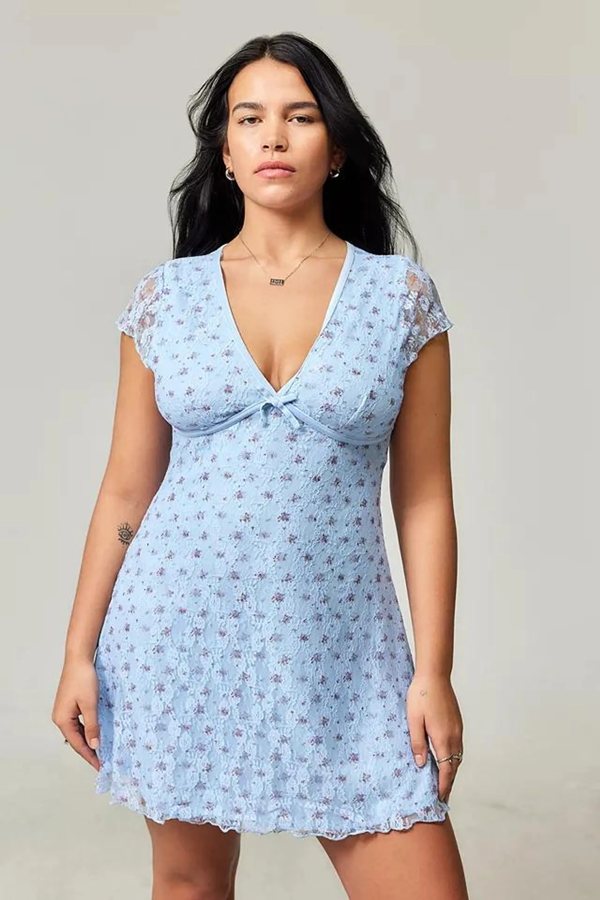 Kimchi Blue - Robe midi Madison à fleurs