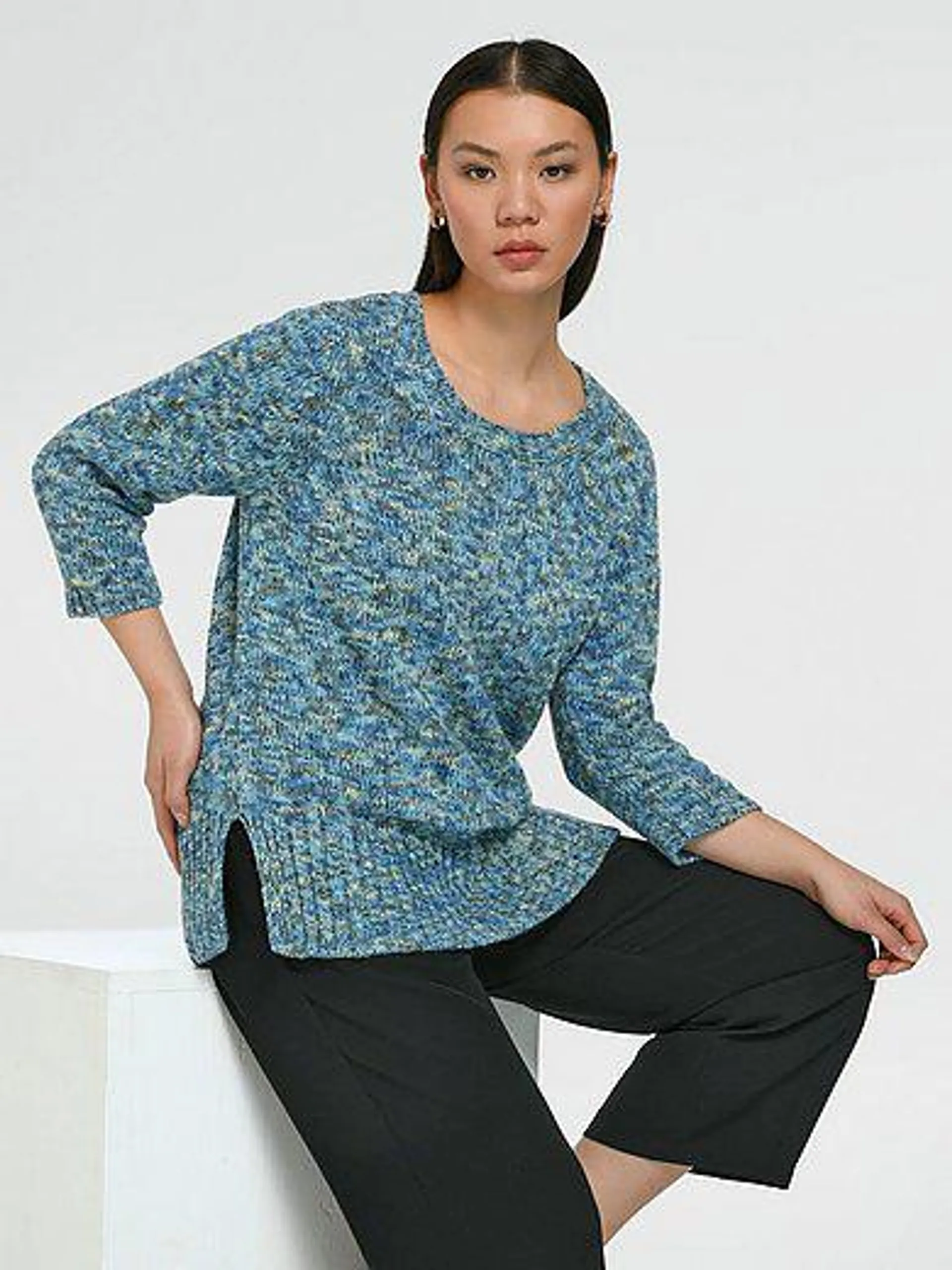 Round-neck jumper with 3/4-length sleeves