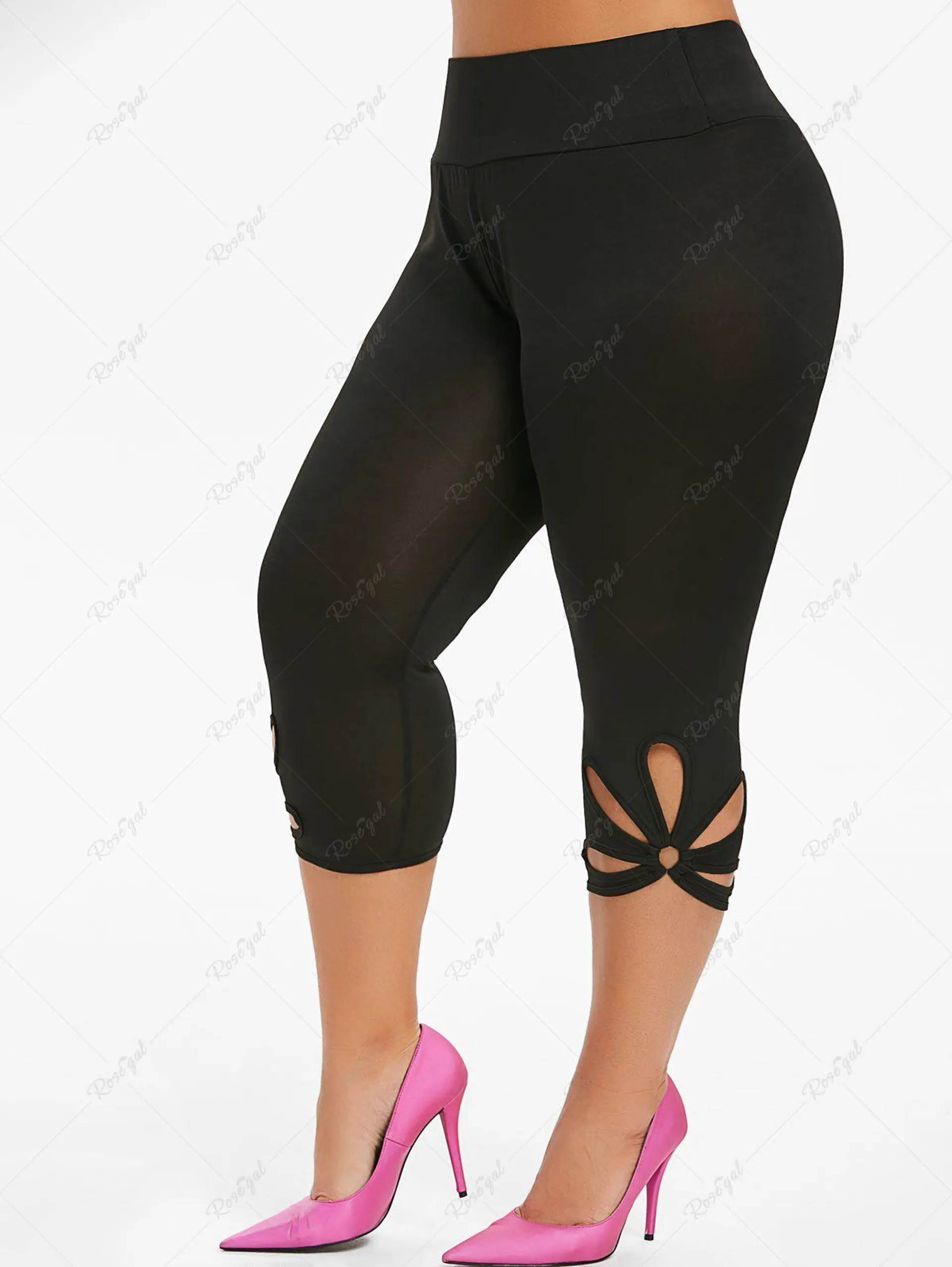 Capri Metal Ring Cut Out Plus Size Leggings - 1x