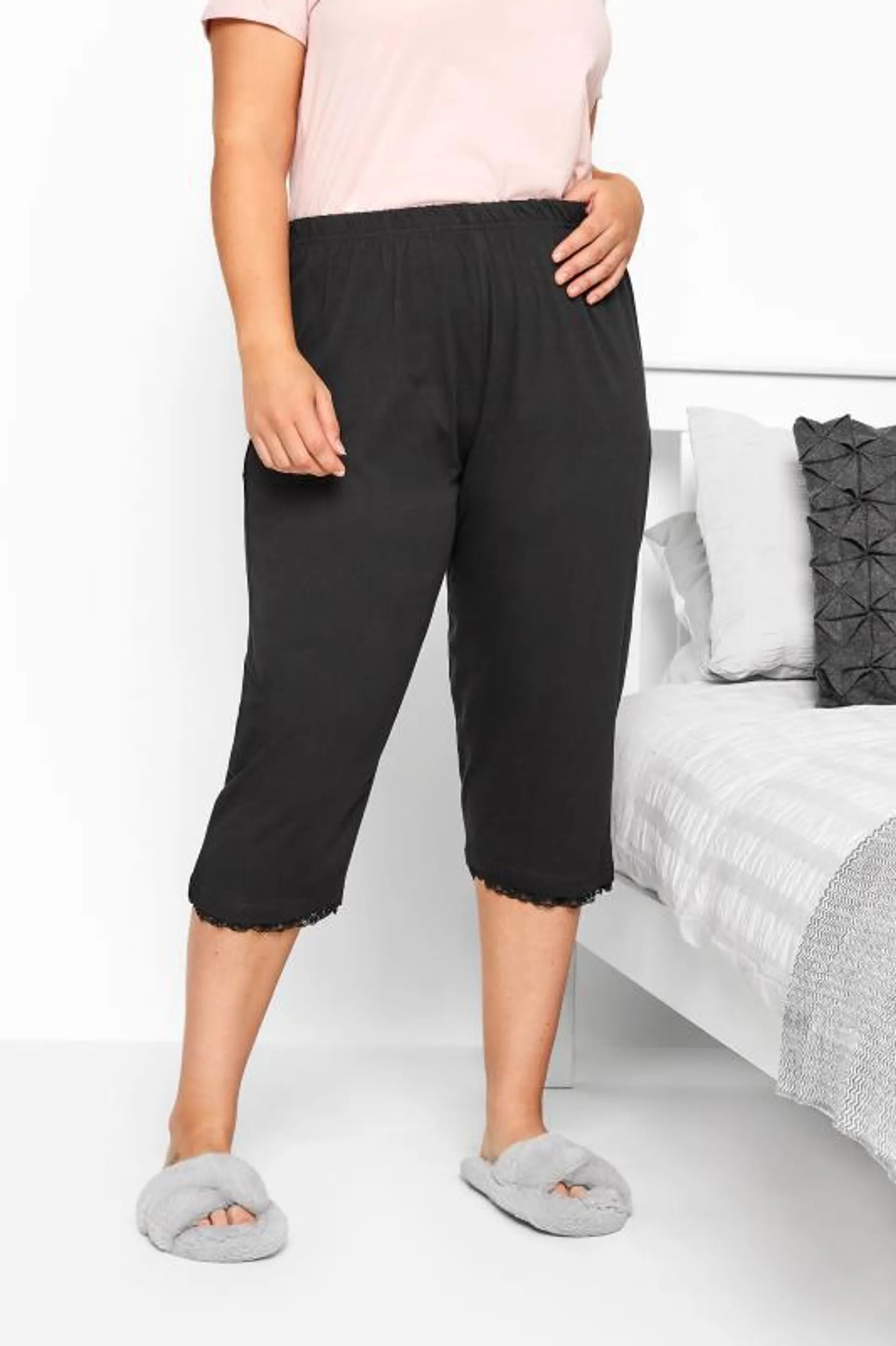 YOURS Curve Black Lace Trim Crop Pyjama Bottoms