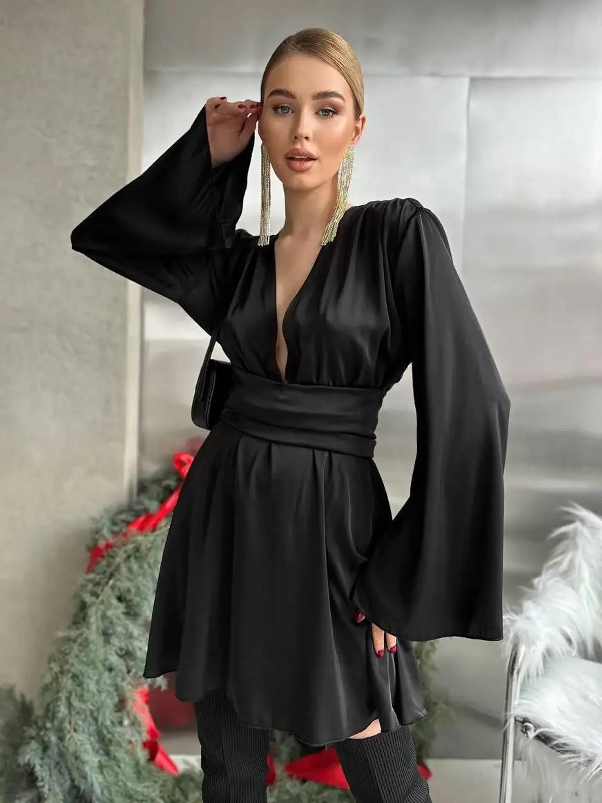Summer Dress V-Neck Pleated Irregular Black Short Beach Dress