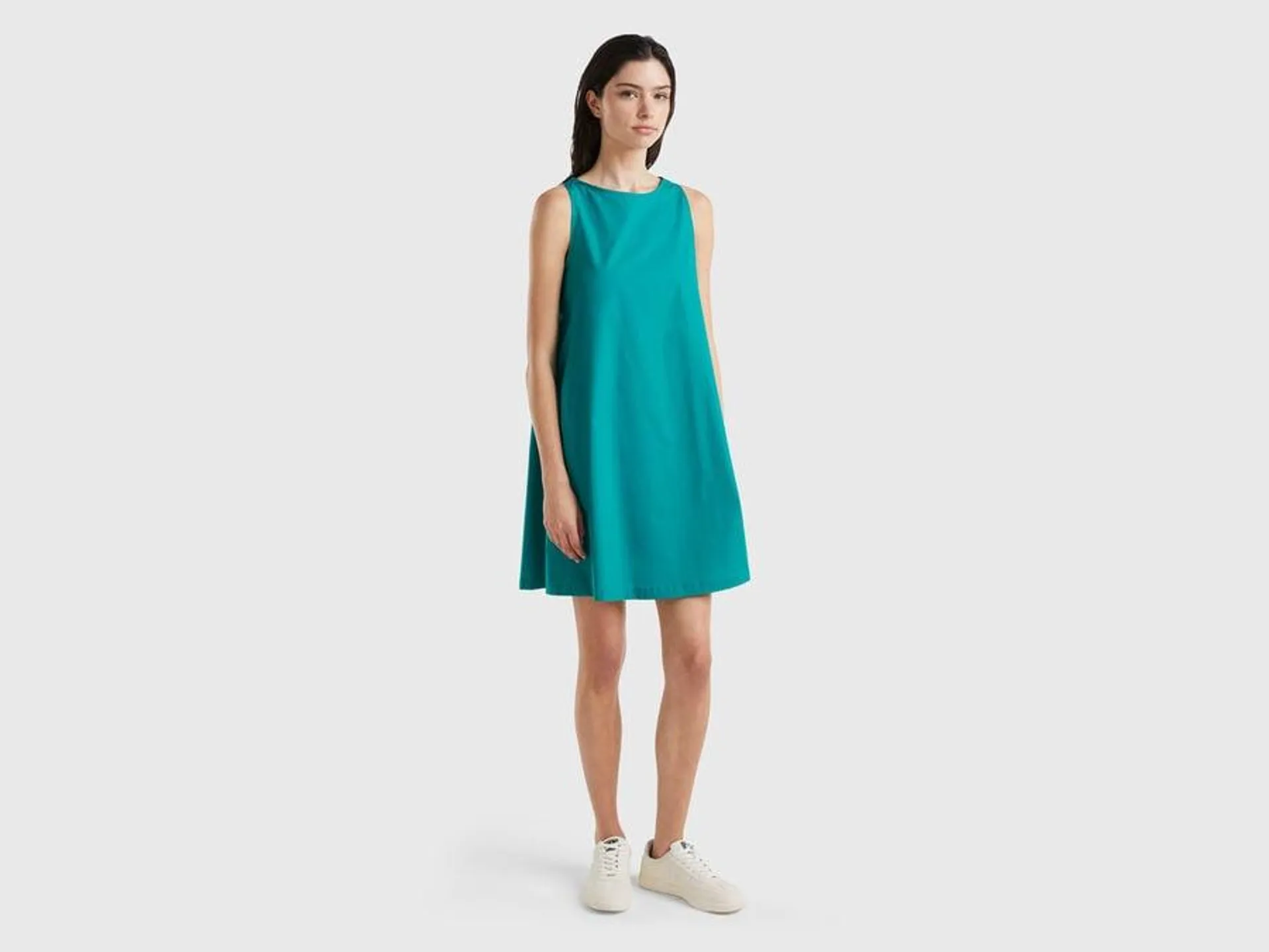 Sleeveless trapeze dress