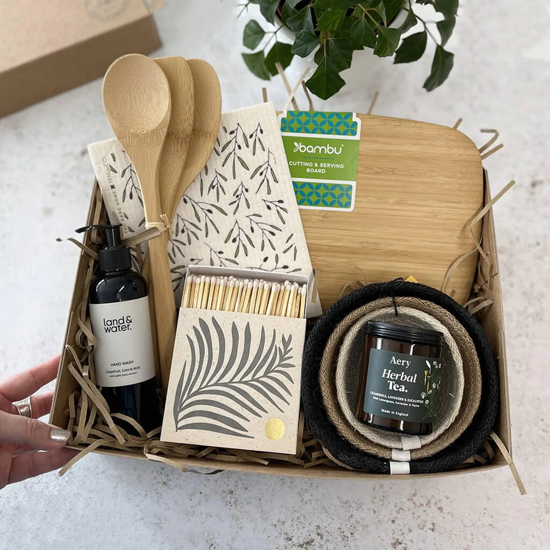 Nest Home, Kitchen And Candle Natural Gift Set