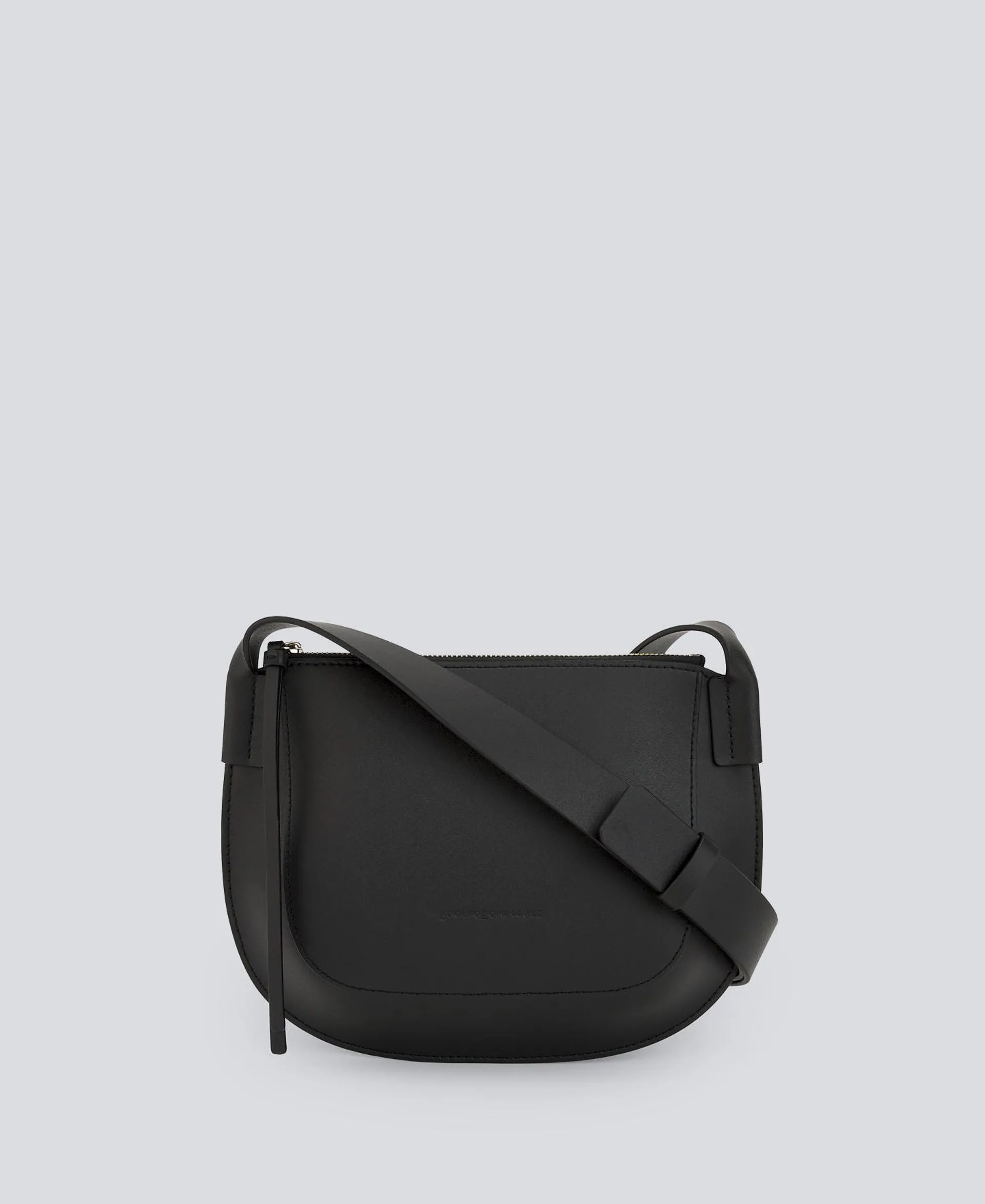 Black leather shoulder bag woman