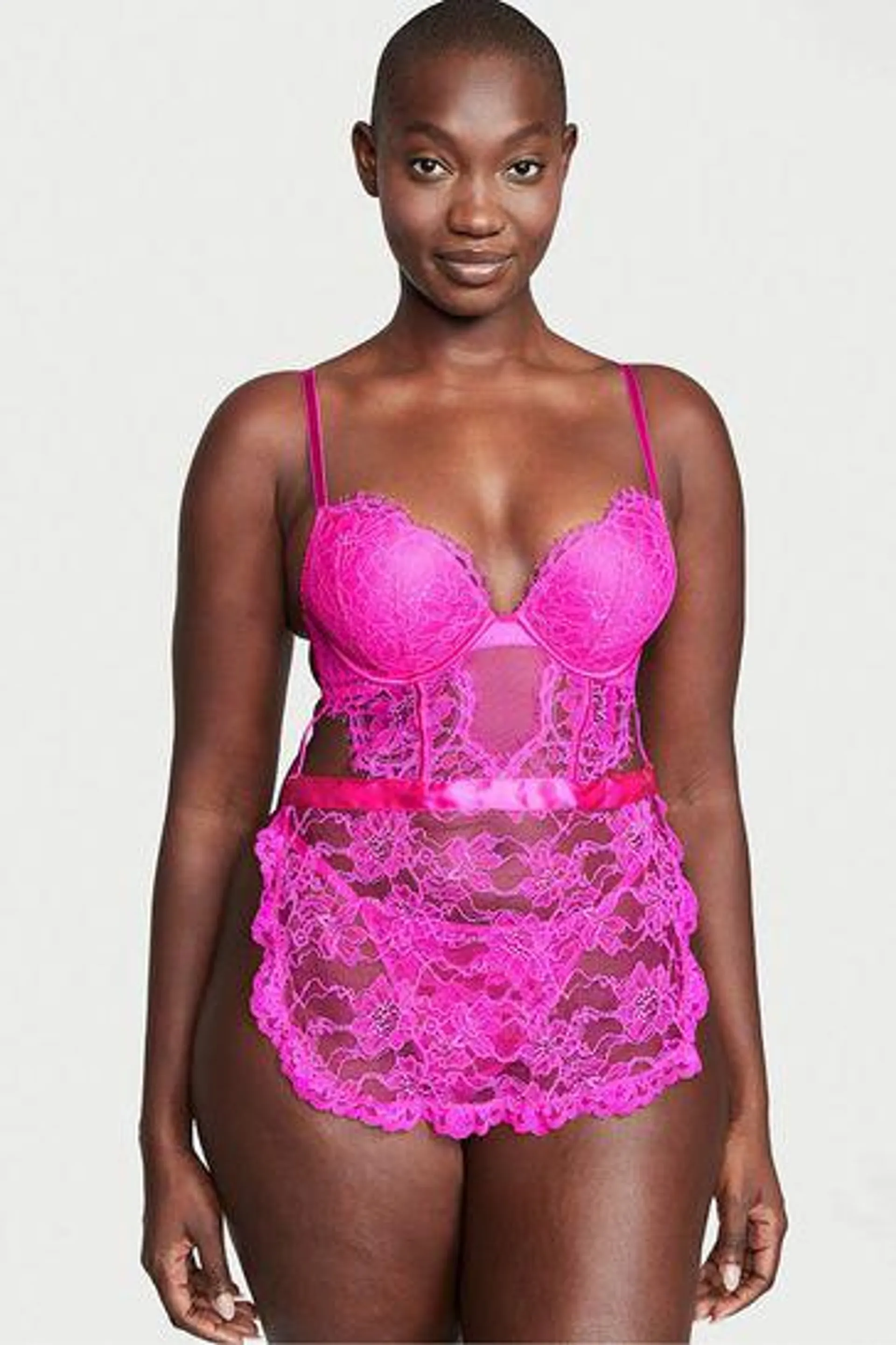 Bombshell Add 2 Cups Lace Apron