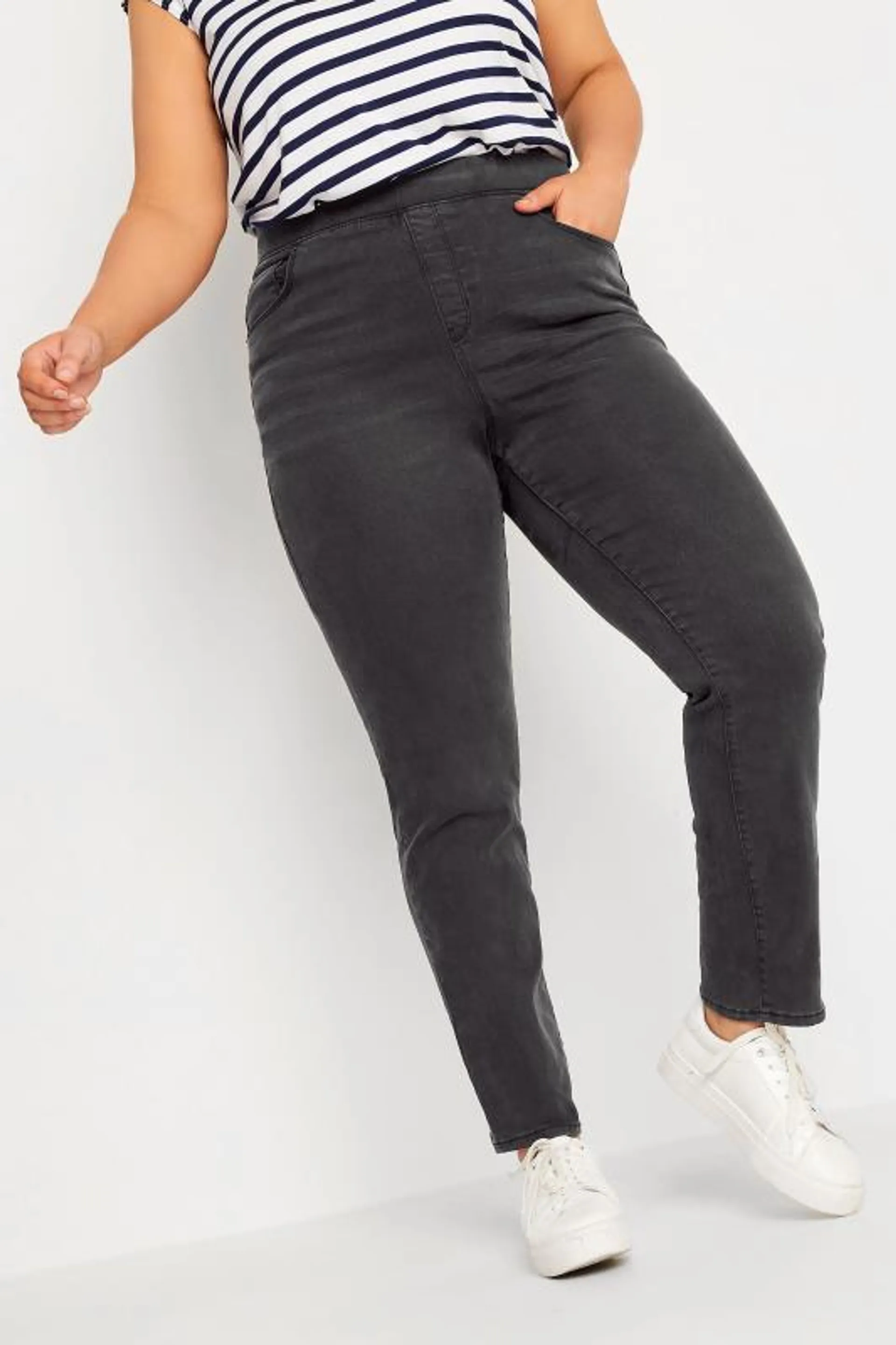 YOURS UNBEATABLE VALUE Curve Black Low Rise Jeggings