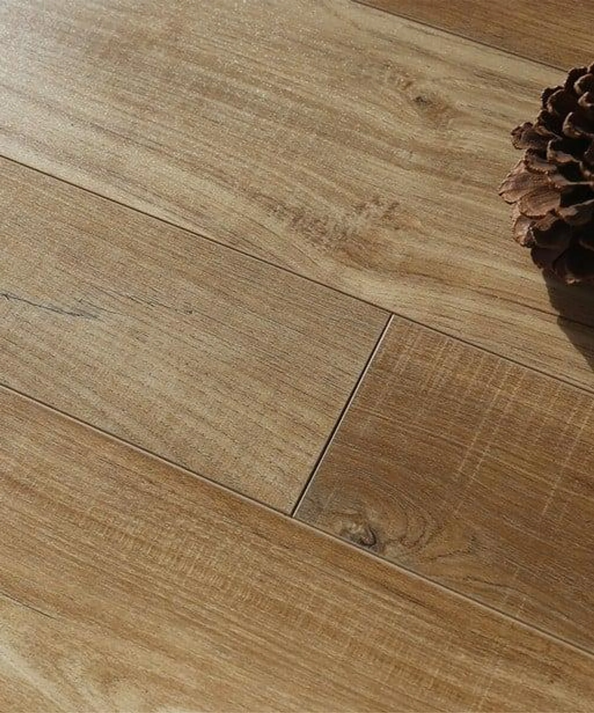 High Gloss Oak Water Resistant Laminate Flooring