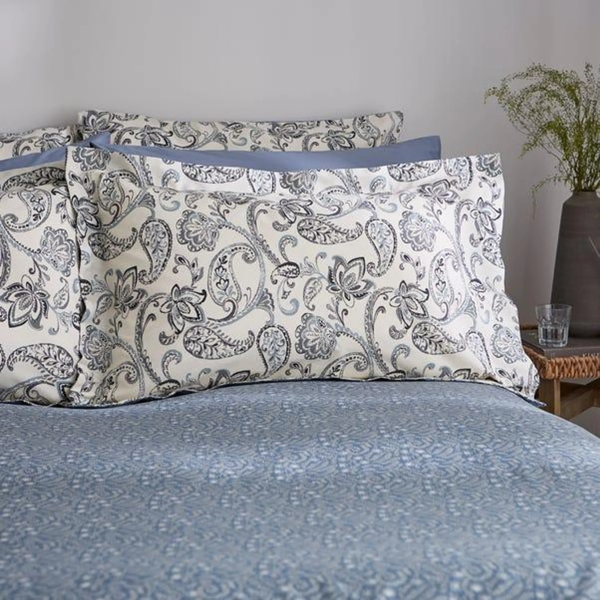 Laurel Paisley Oxford Pillowcase