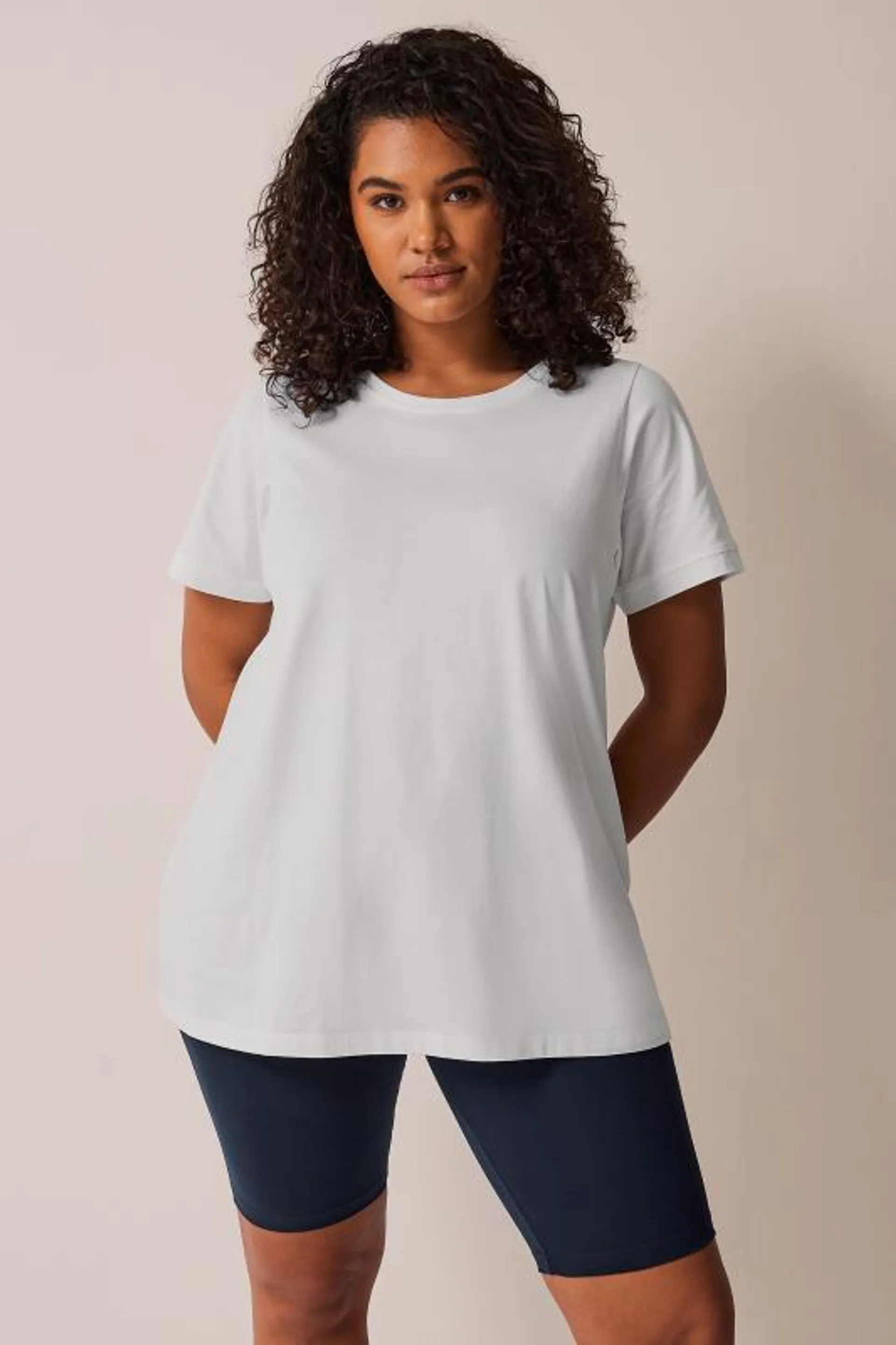 EVANS Curve White Essential T-Shirt