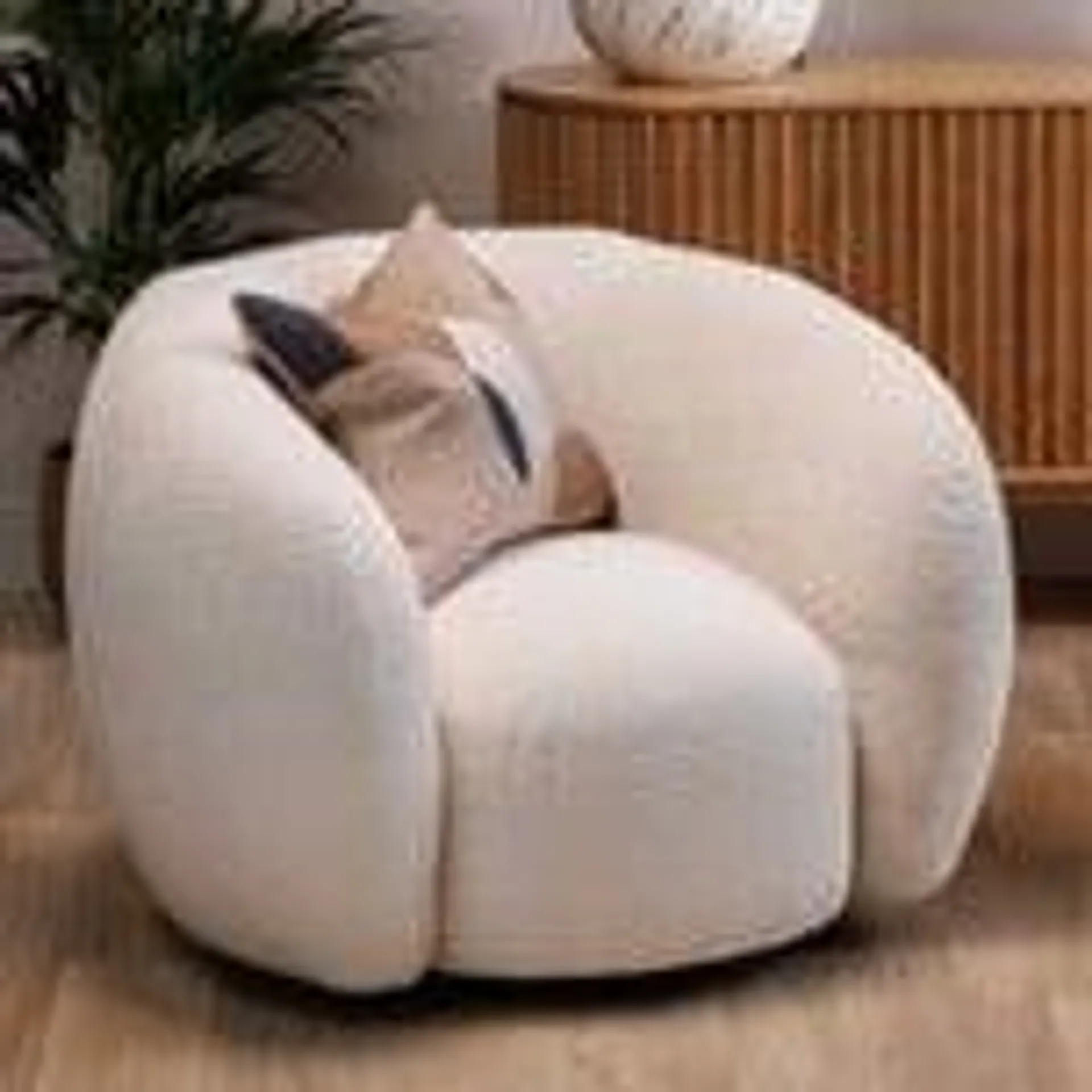 Pearl Swivel Chair