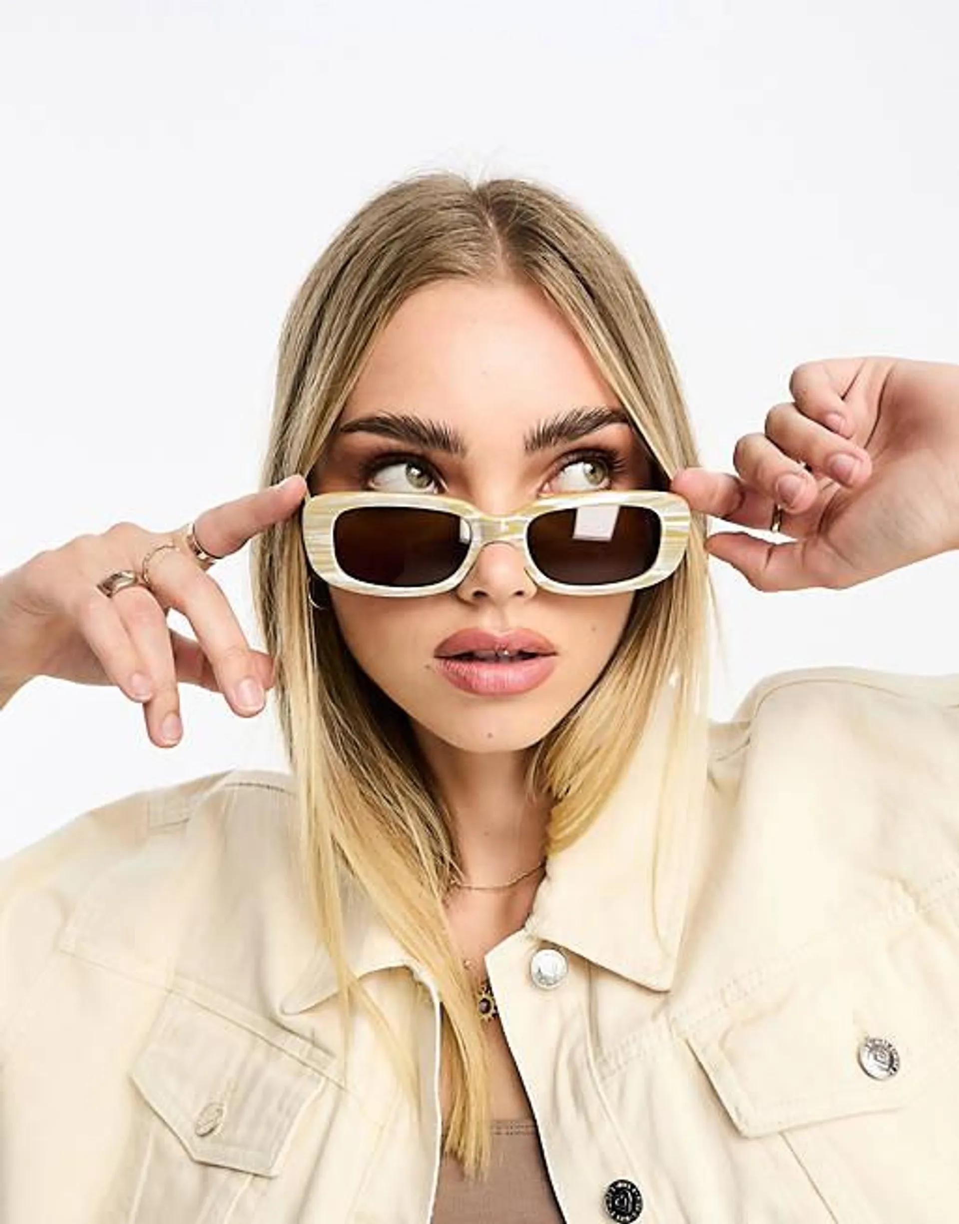 SVNX rectangle sunglasses in cream marble