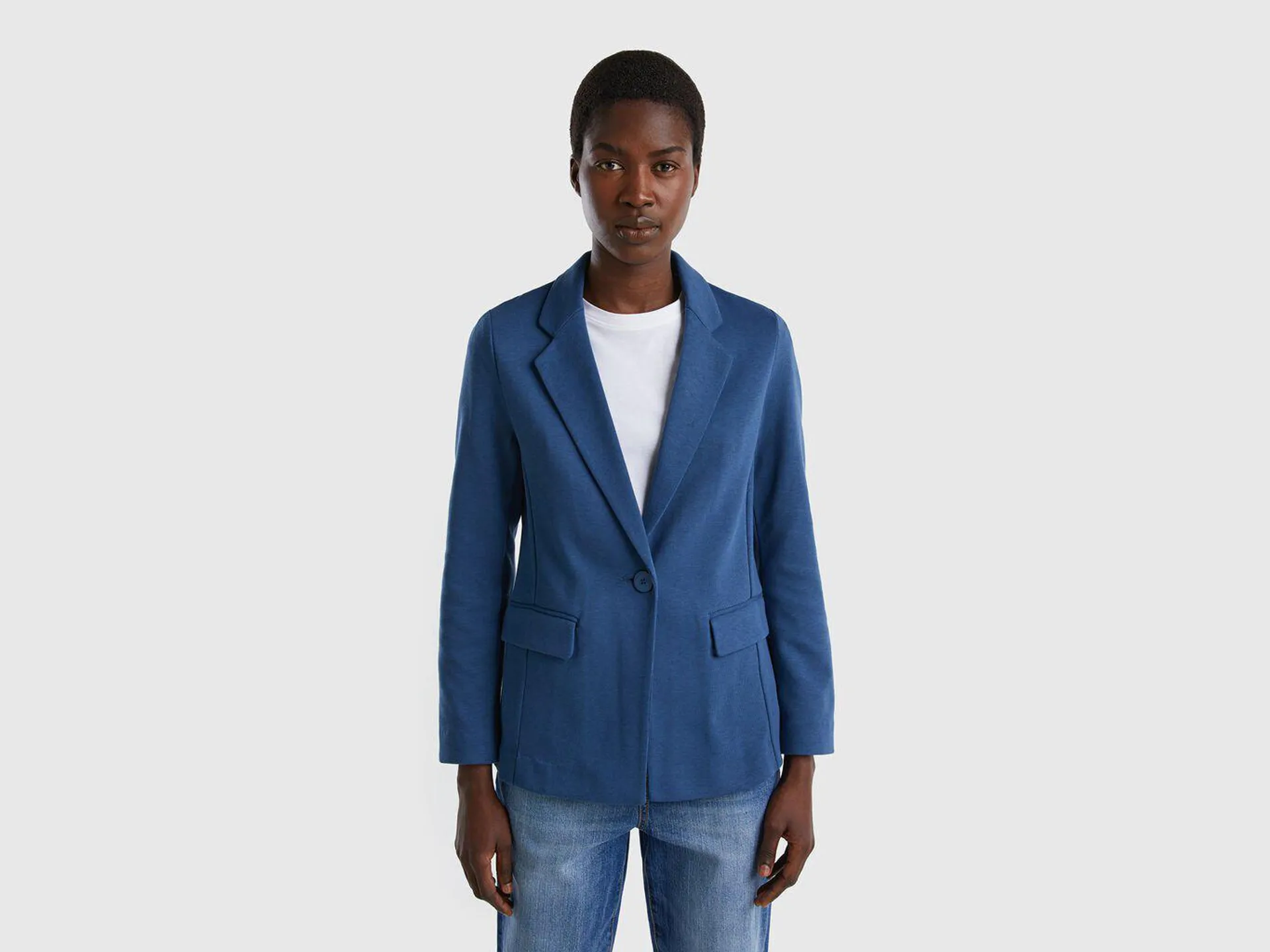 Fitted blazer with pockets