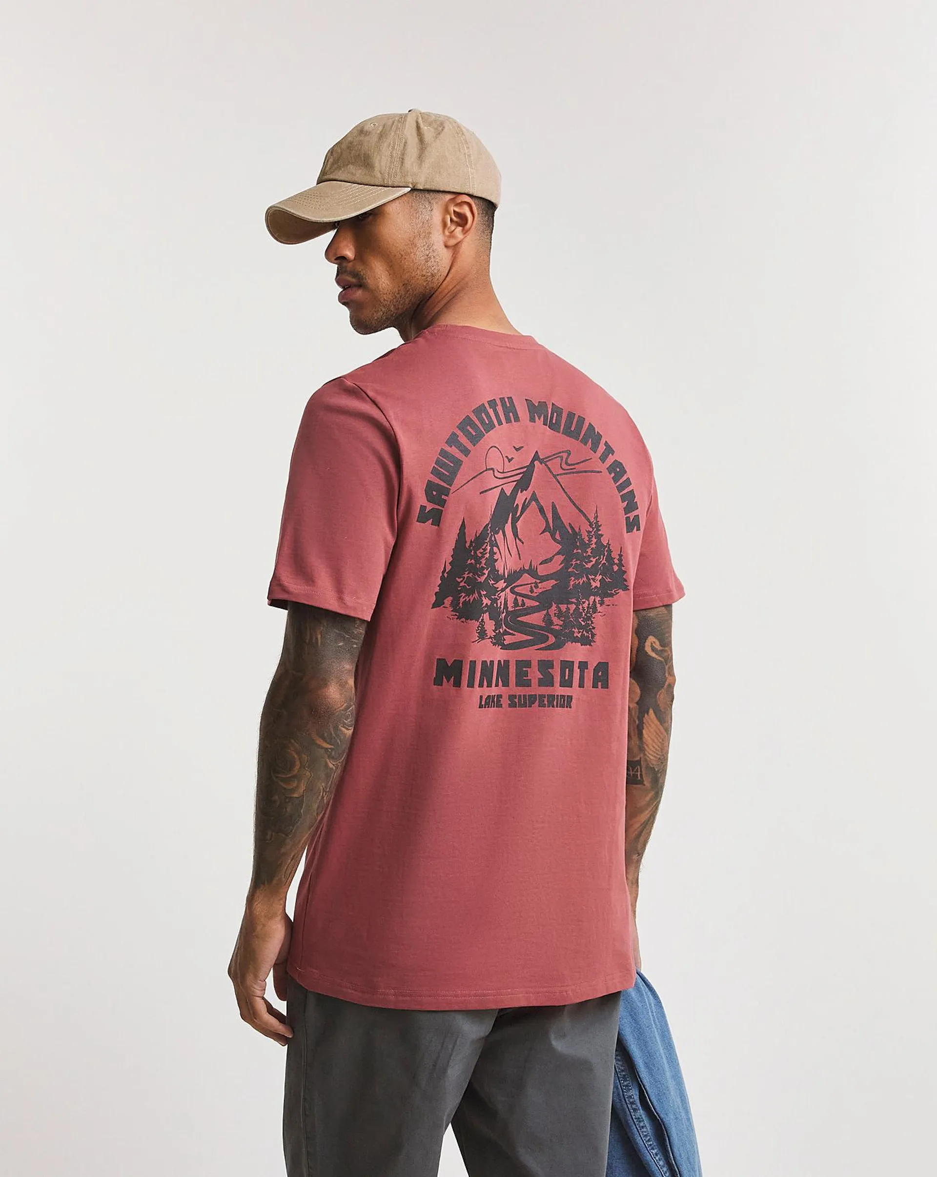 Minnesota Graphic T-shirt Long
