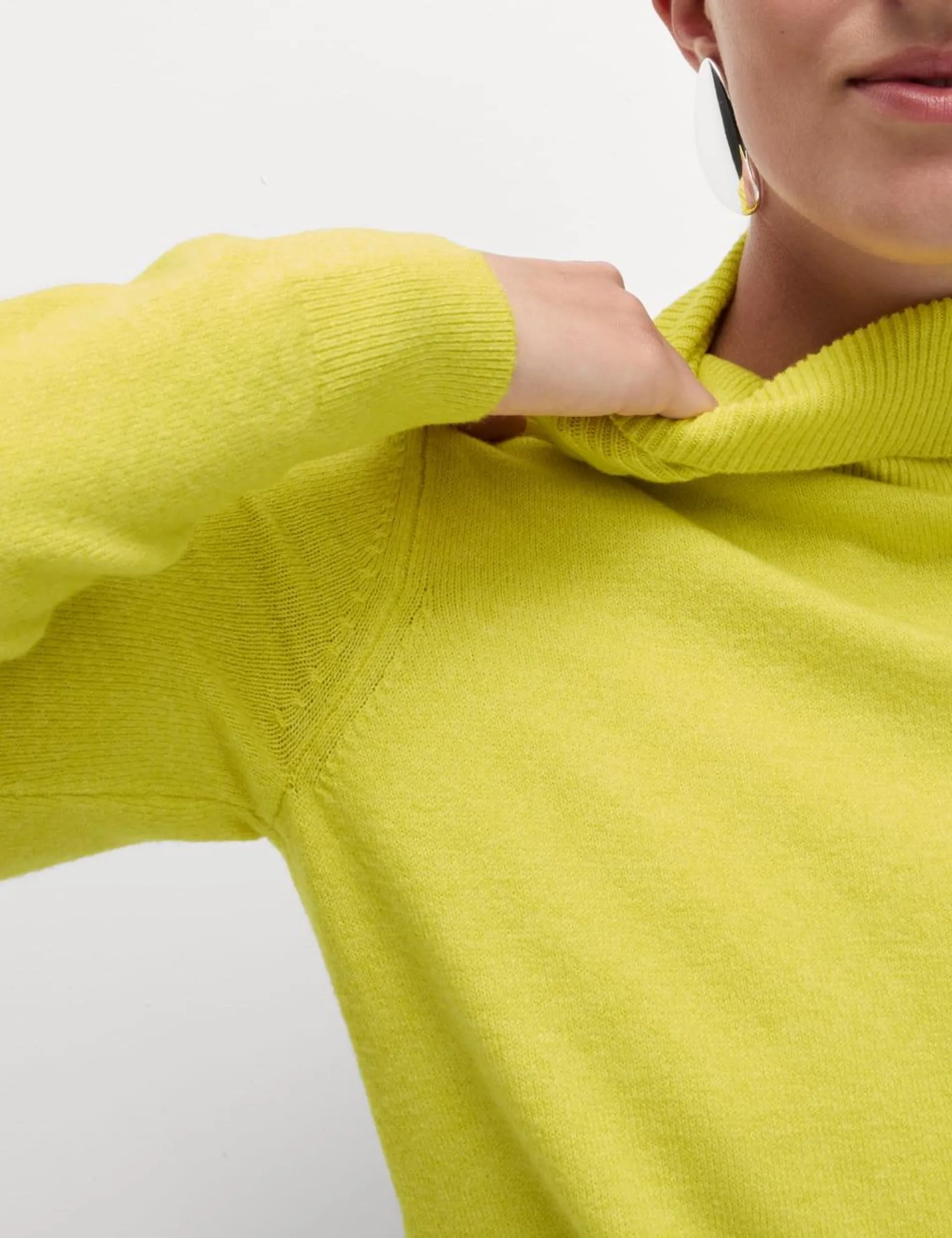 Air-Yarn Roll Neck Jumper