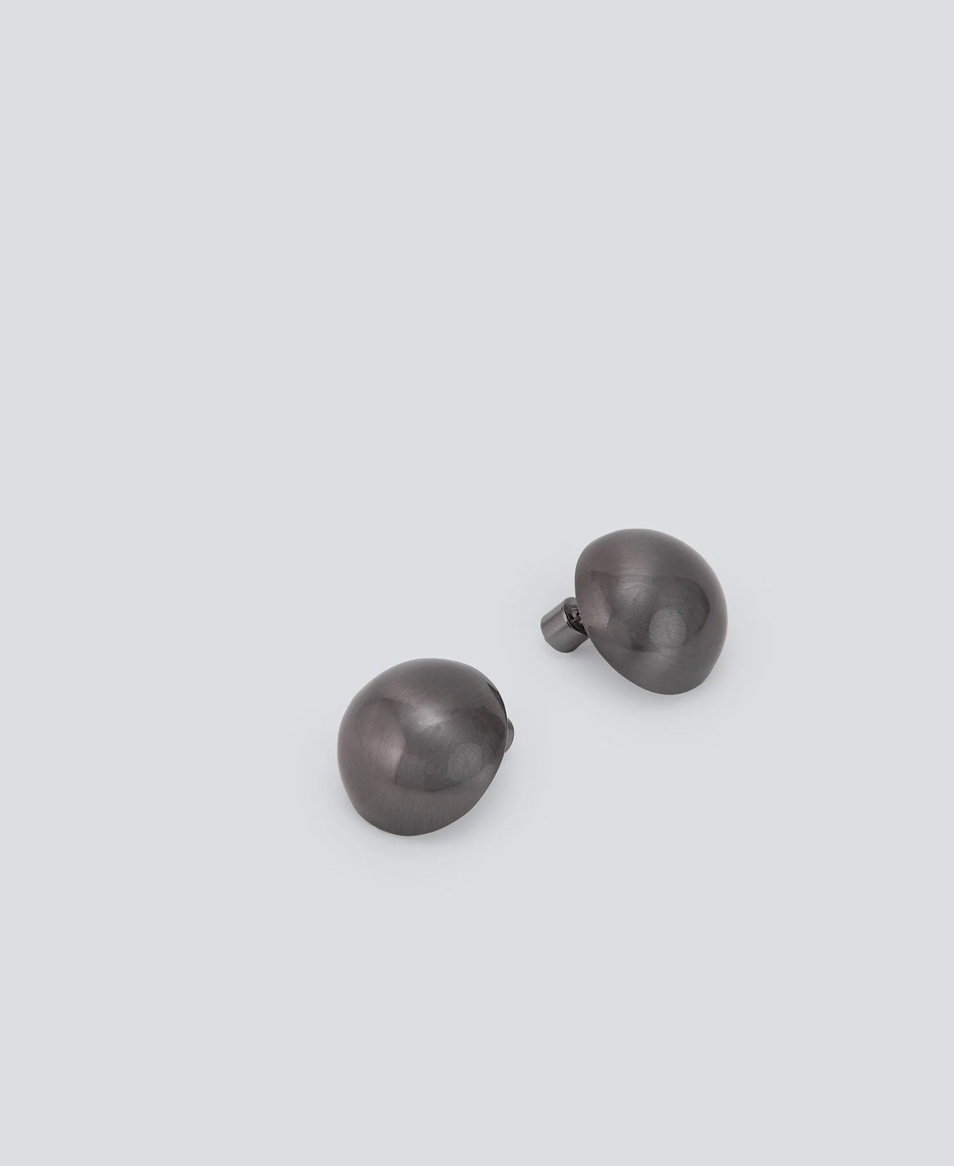 Half-sphere metallic earrings