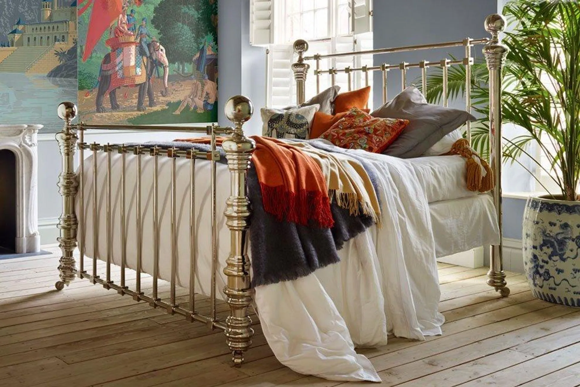 Dickens Bed