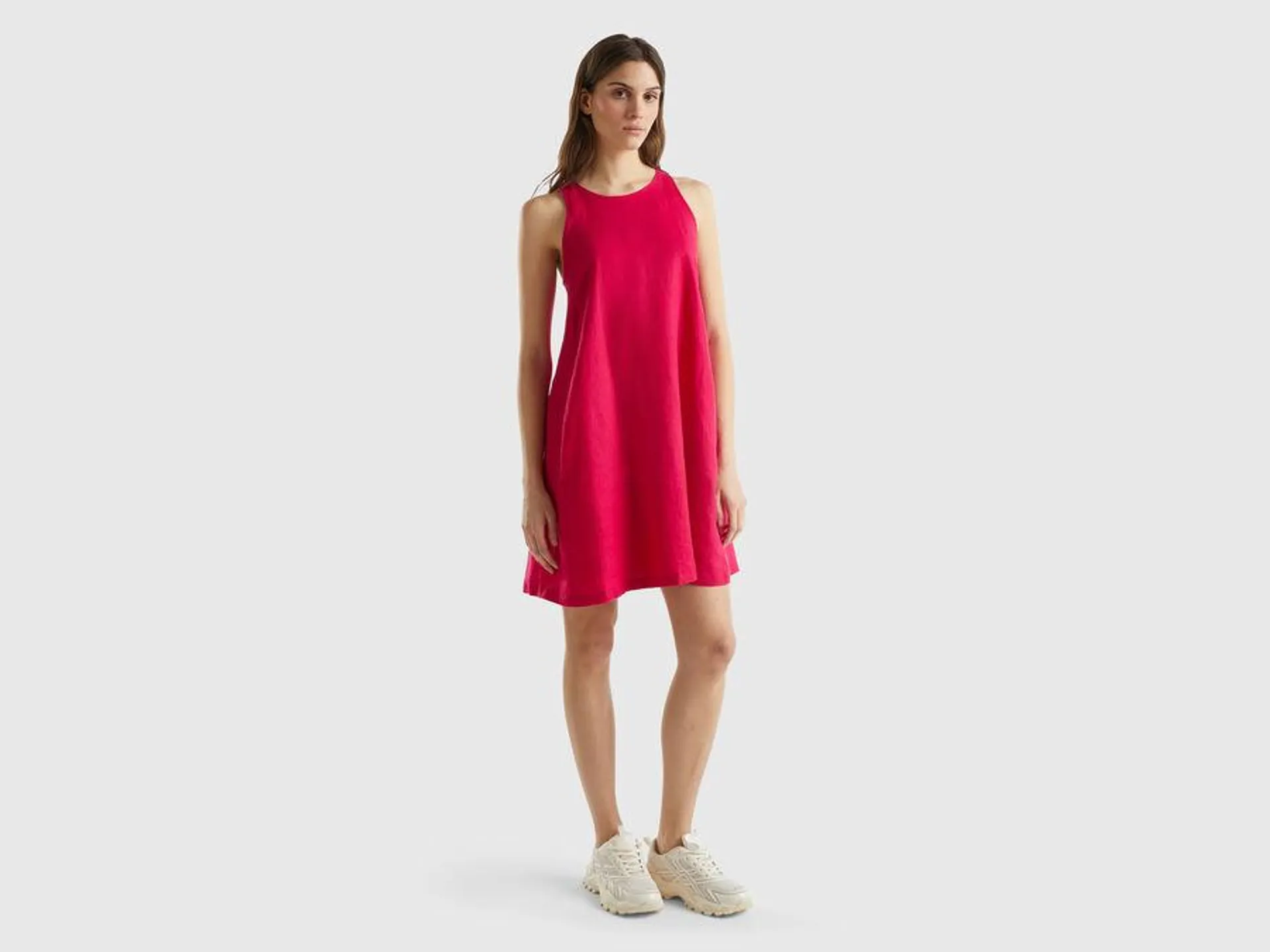 Sleeveless dress in pure linen