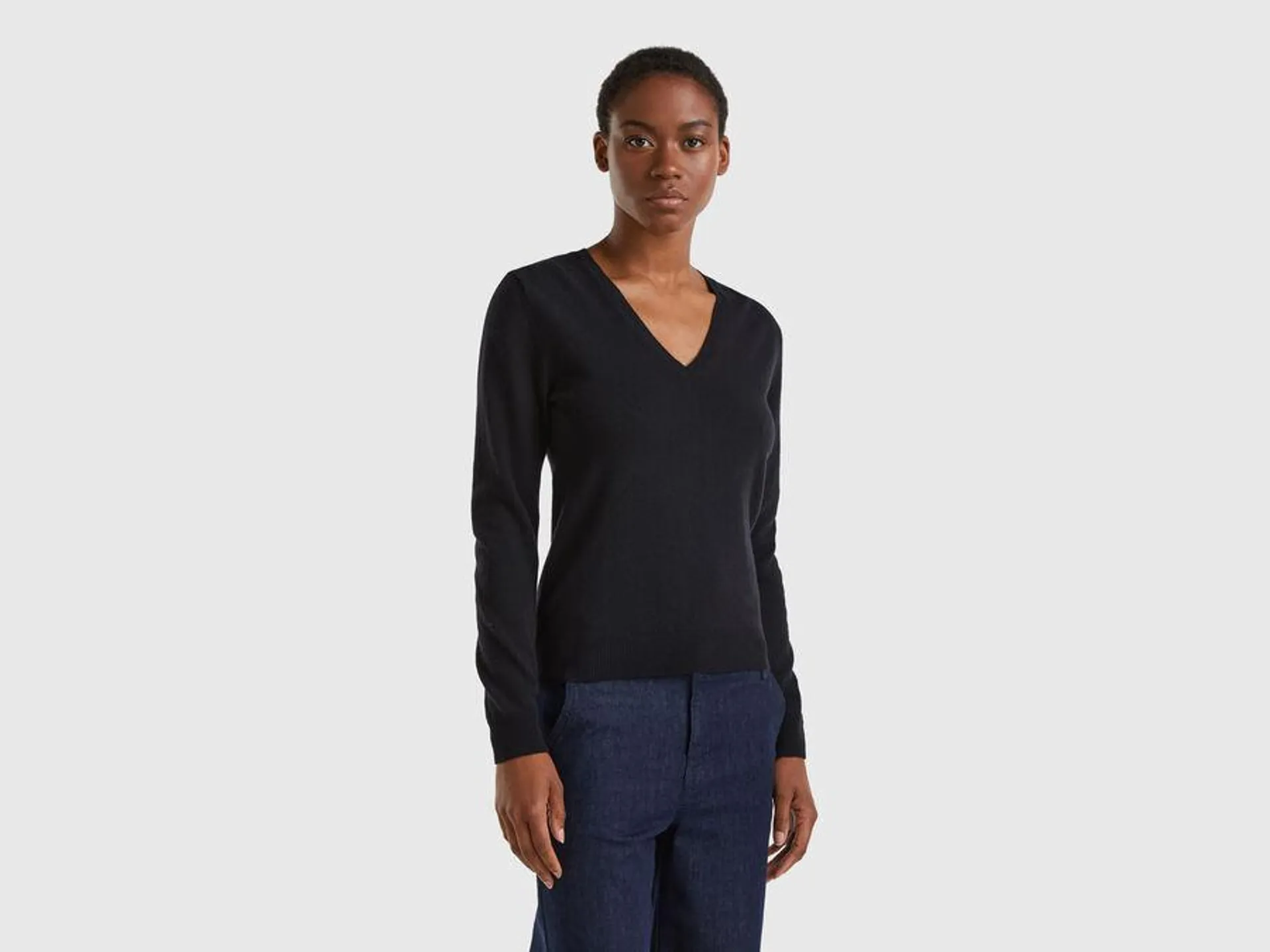 Black V-neck sweater in pure Merino wool