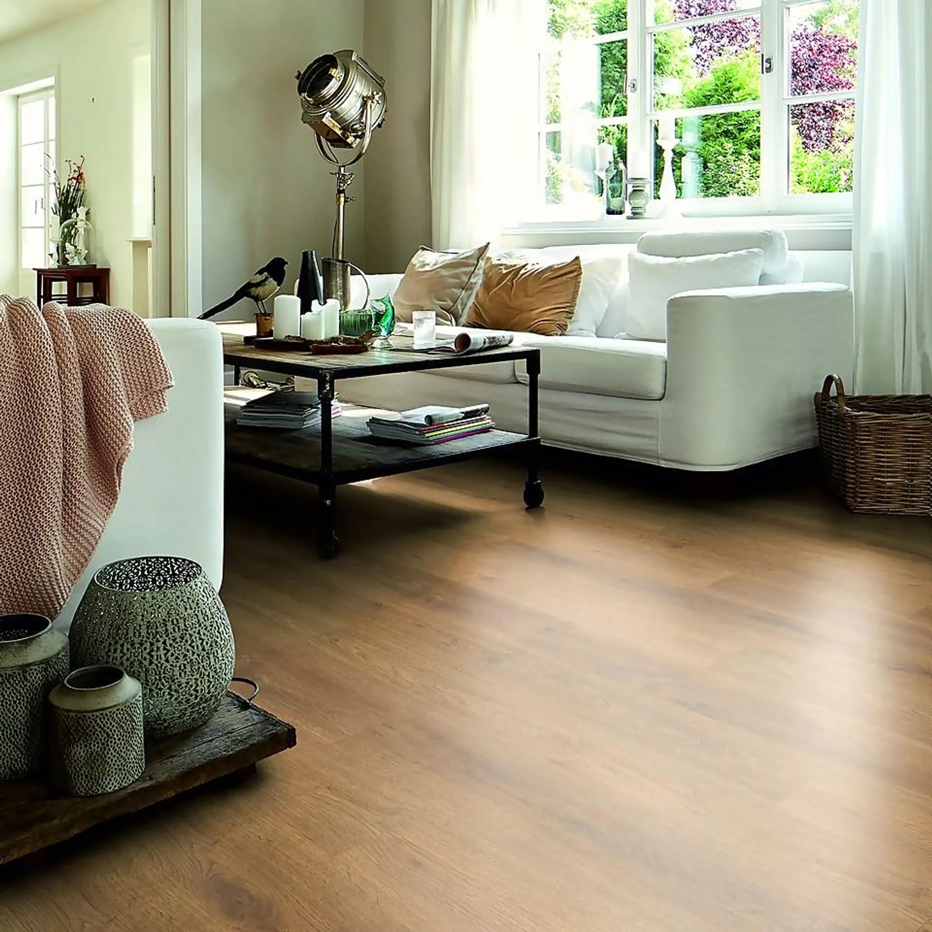 EGGER HOME Phoenix Oak 10mm Laminate Flooring - 1.74 sqm Pack