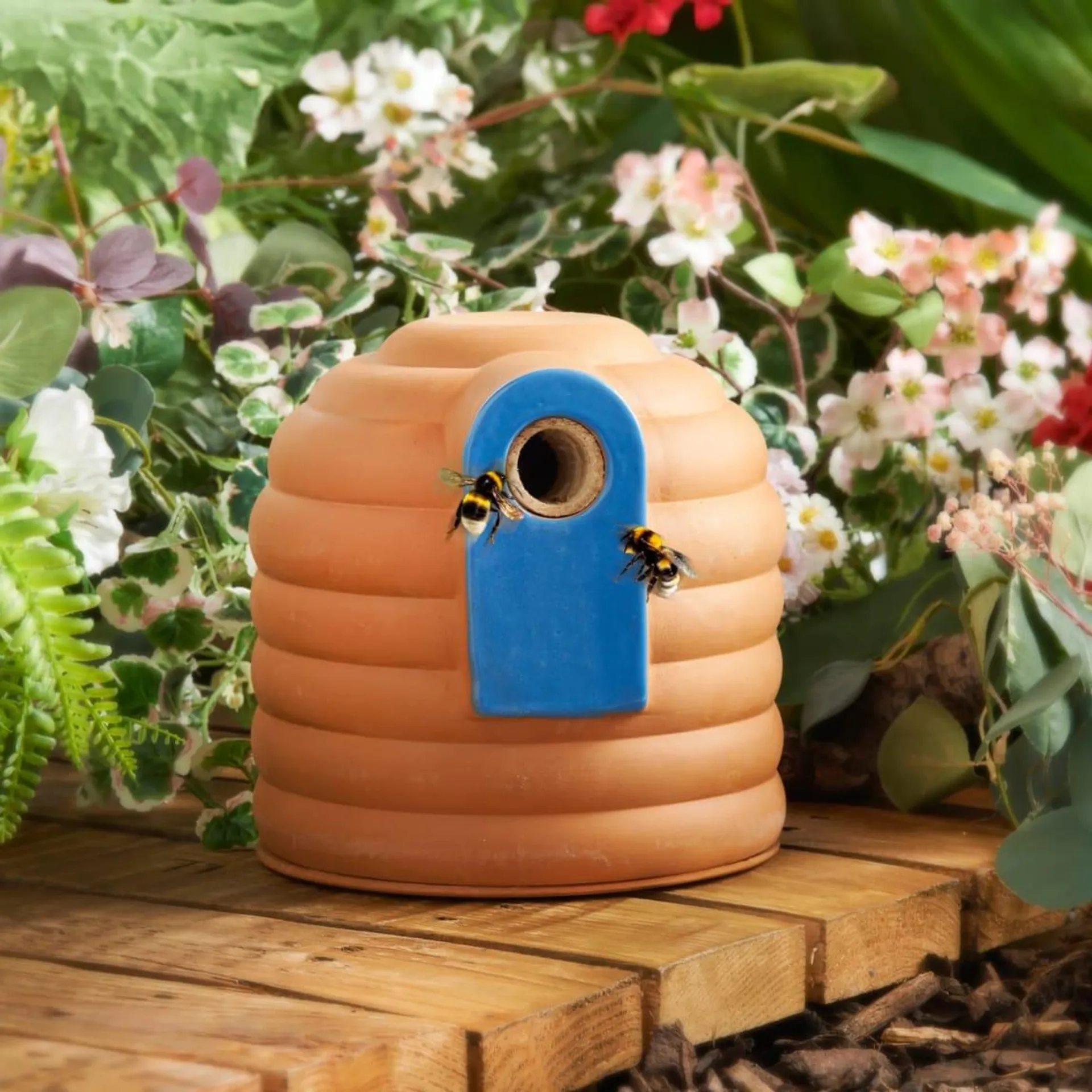 Bumble Bee Nesting Pot