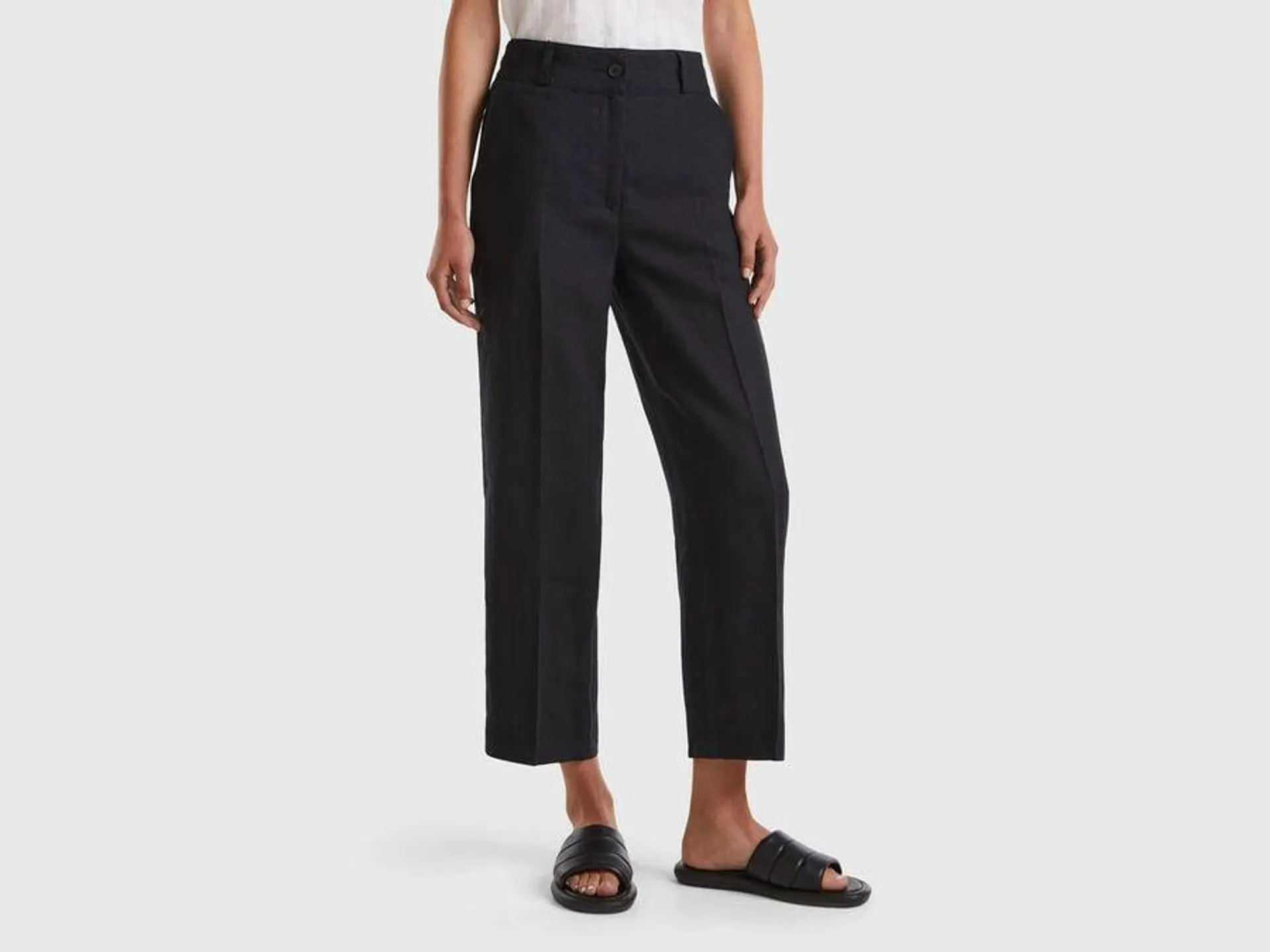 Straight trousers in pure linen