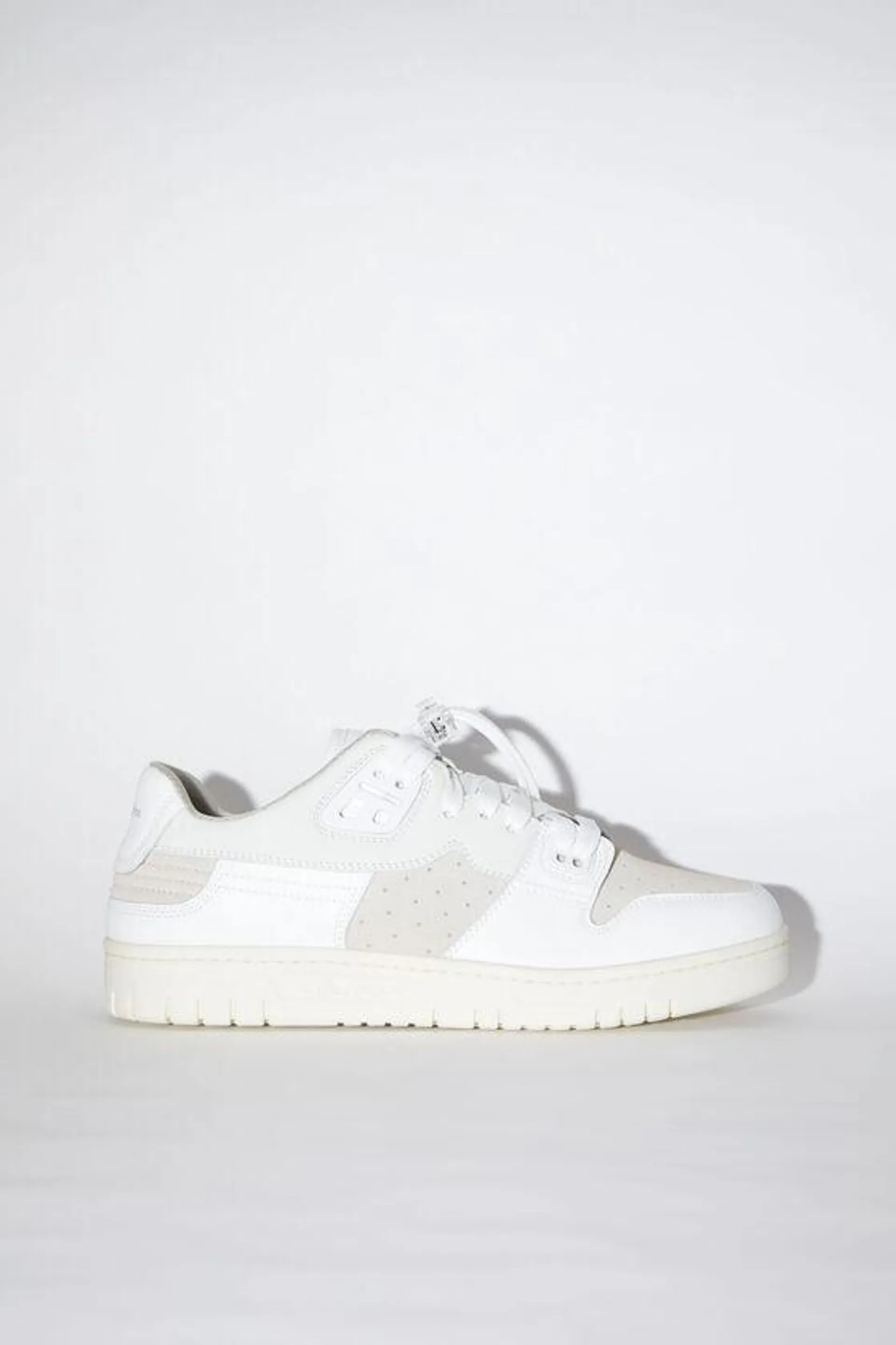 Low top basket leather sneakers