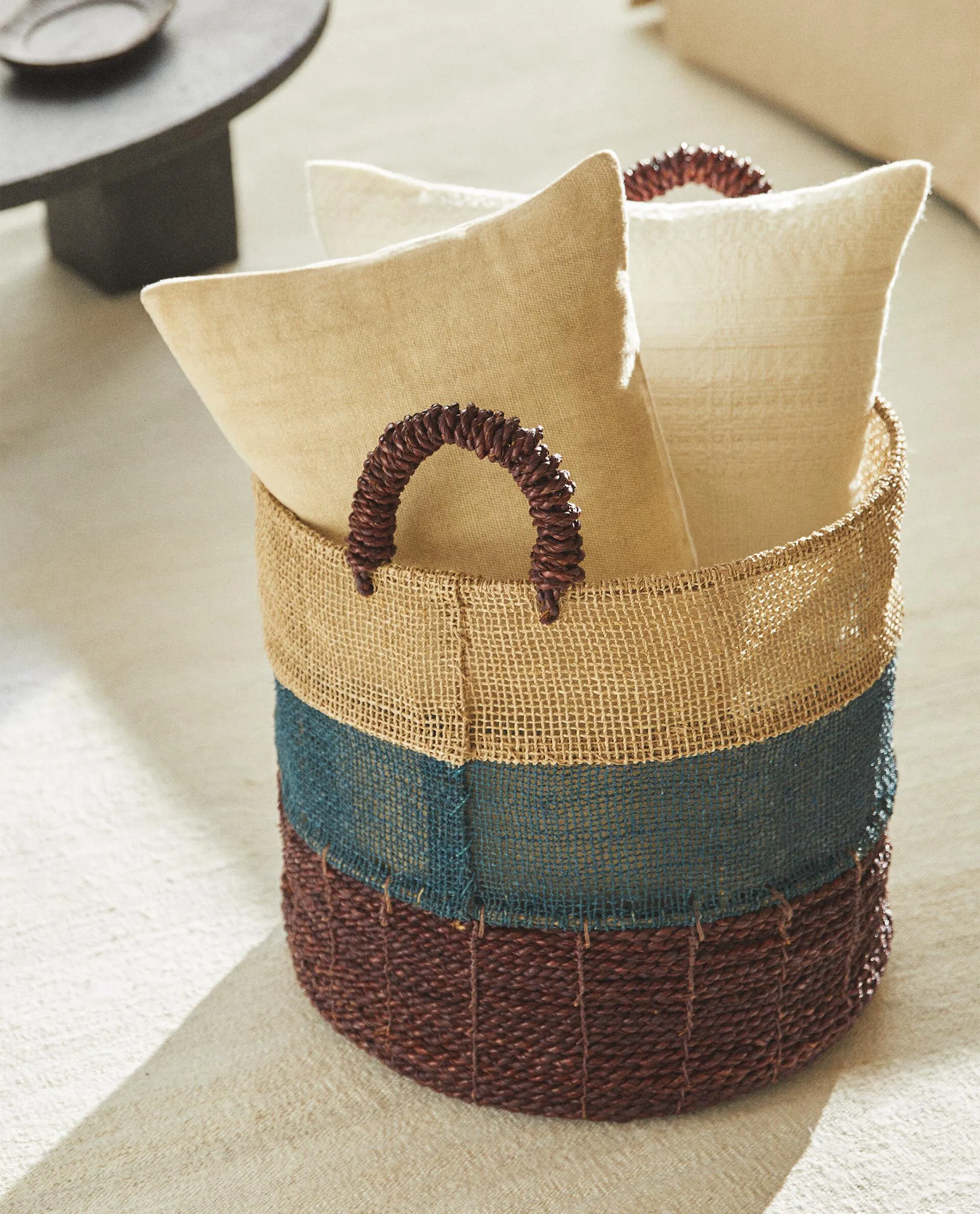 SEAGRASS COLOUR BLOCK PALM LEAF BASKET