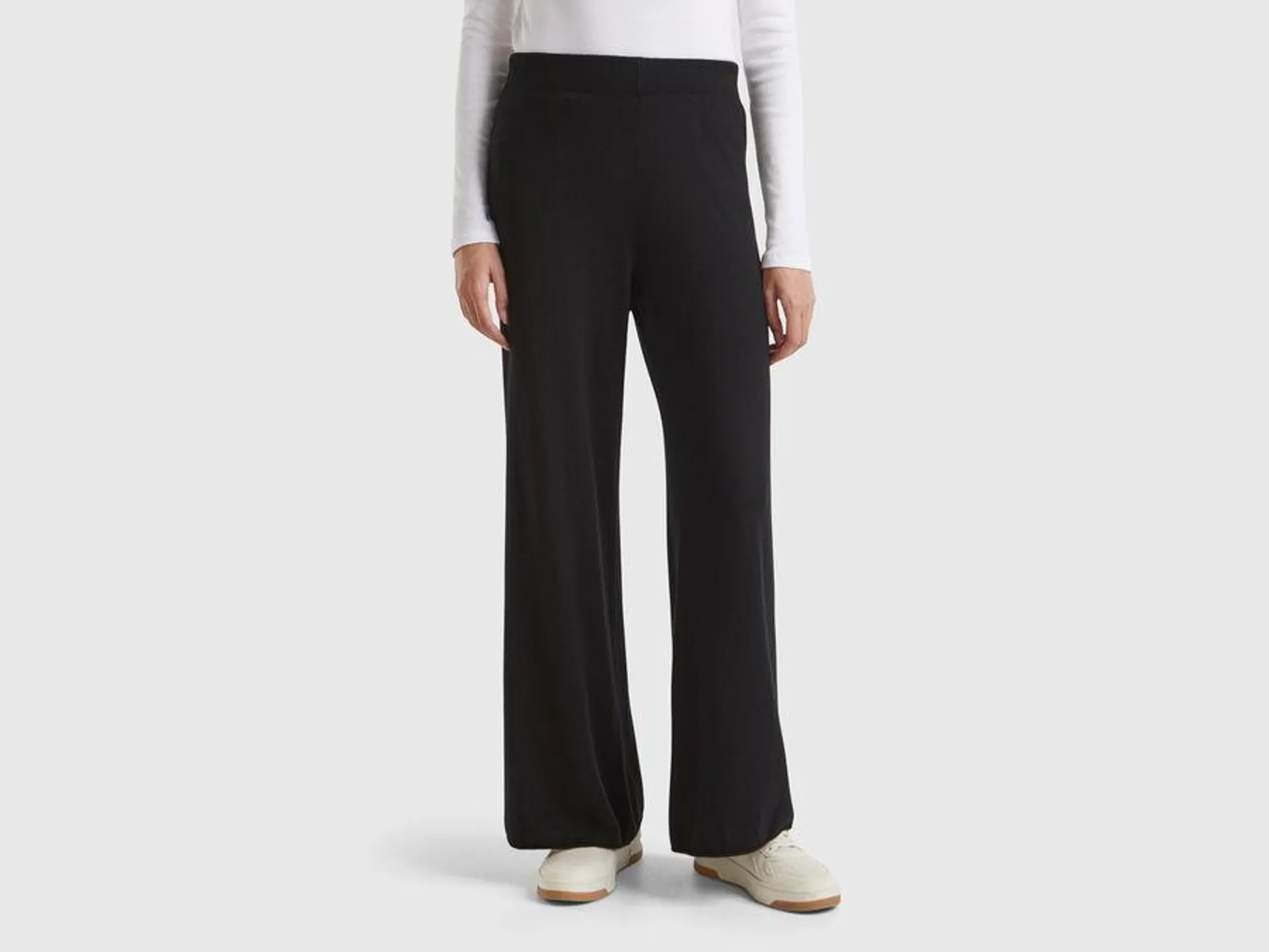 Black wide leg trousers in cashmere and wool blend