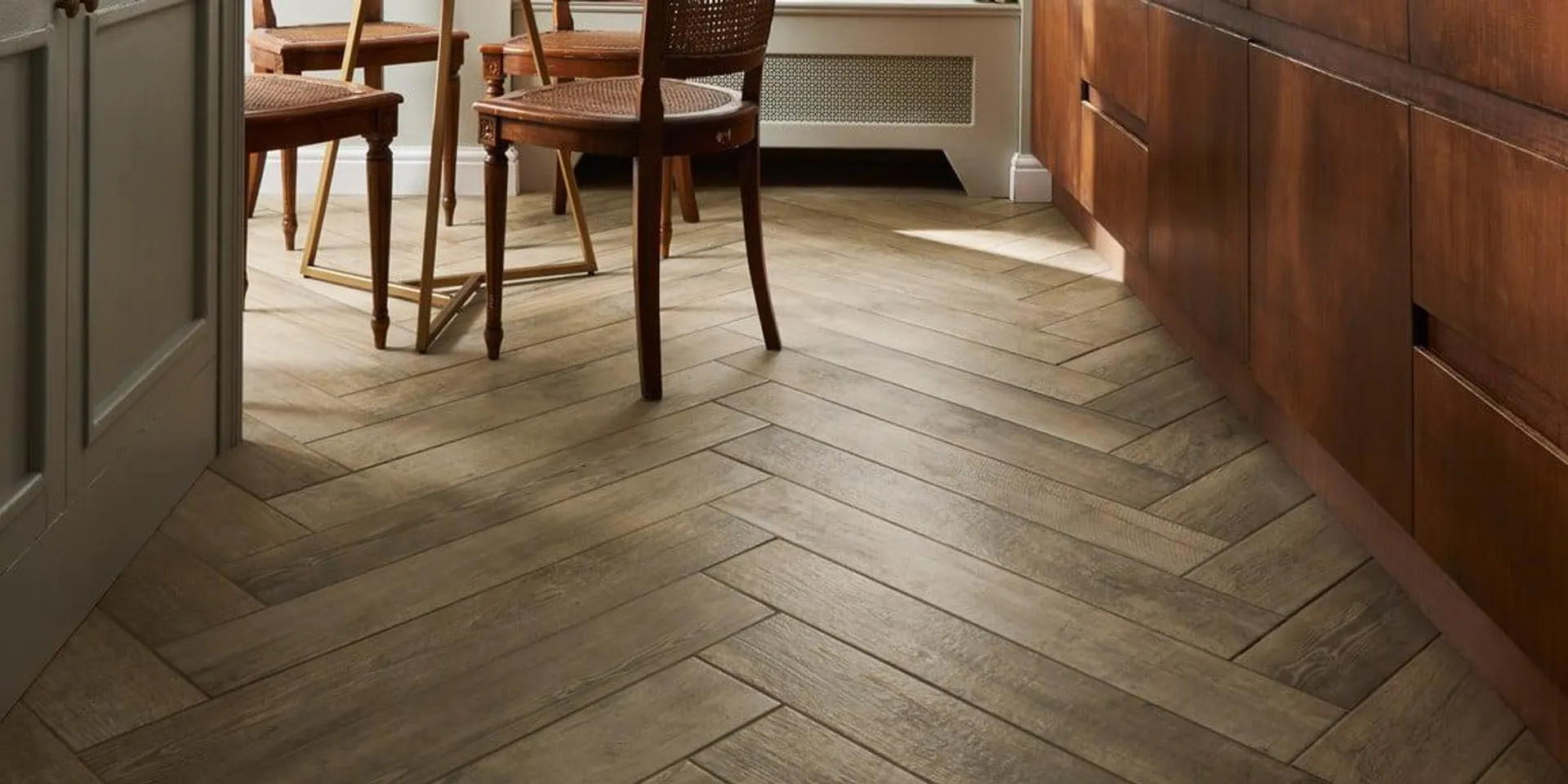 Mora™ Ash Tile