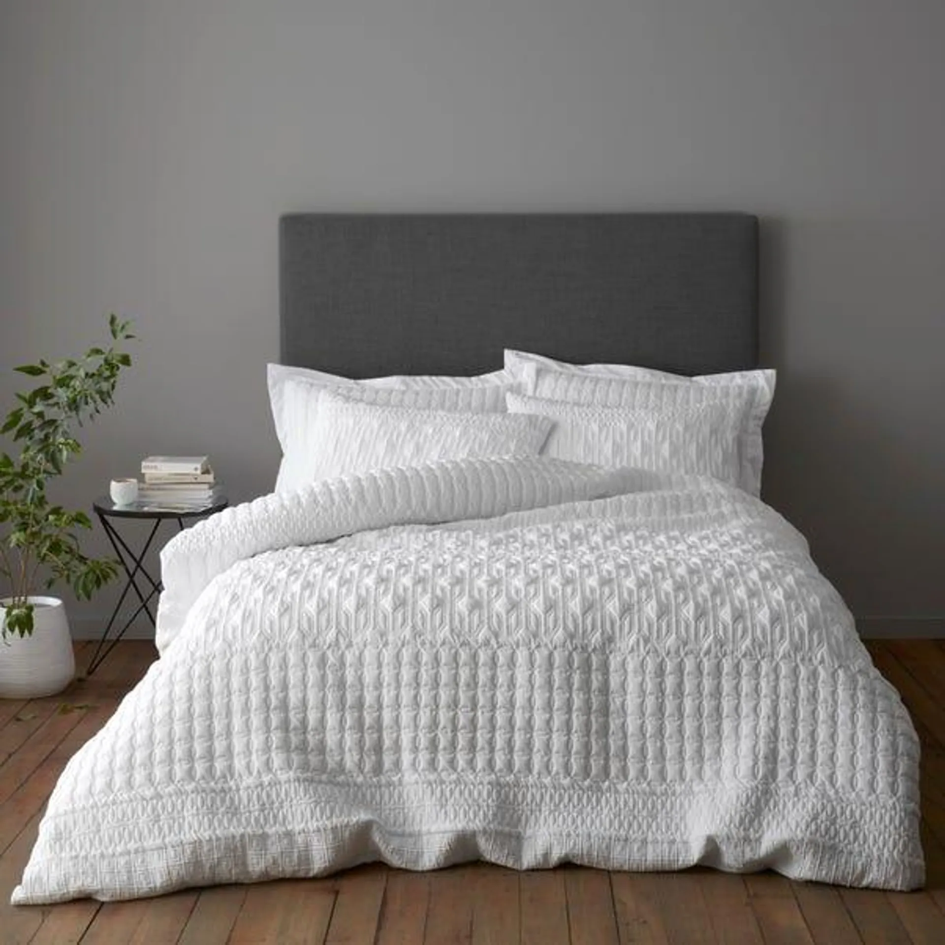 Billie White Duvet Cover and Pillowcase Set