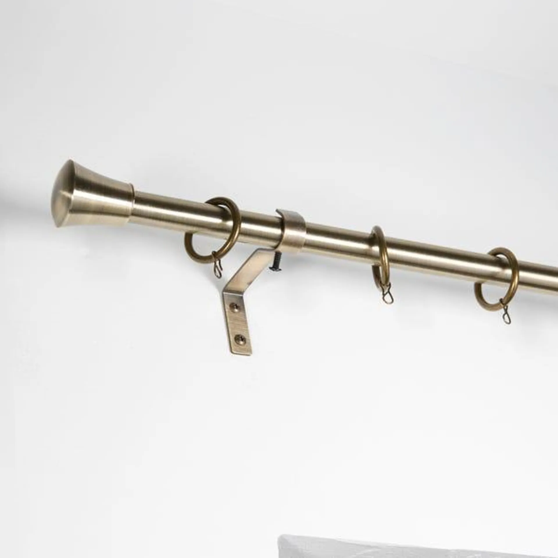 Trumpet Extendable Metal Curtain Pole with Rings