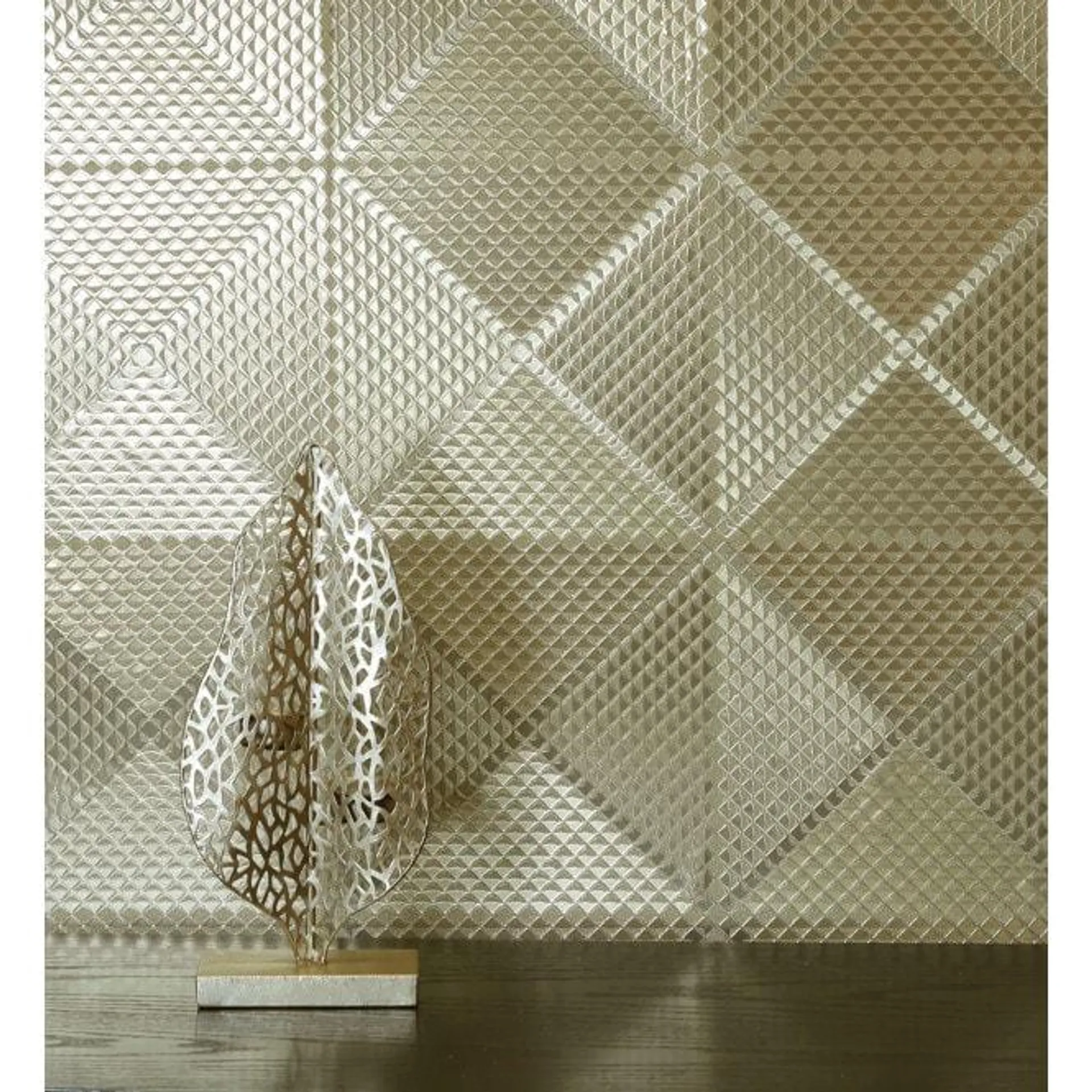 Geo Diamond Foil wallpaper in Champagne
