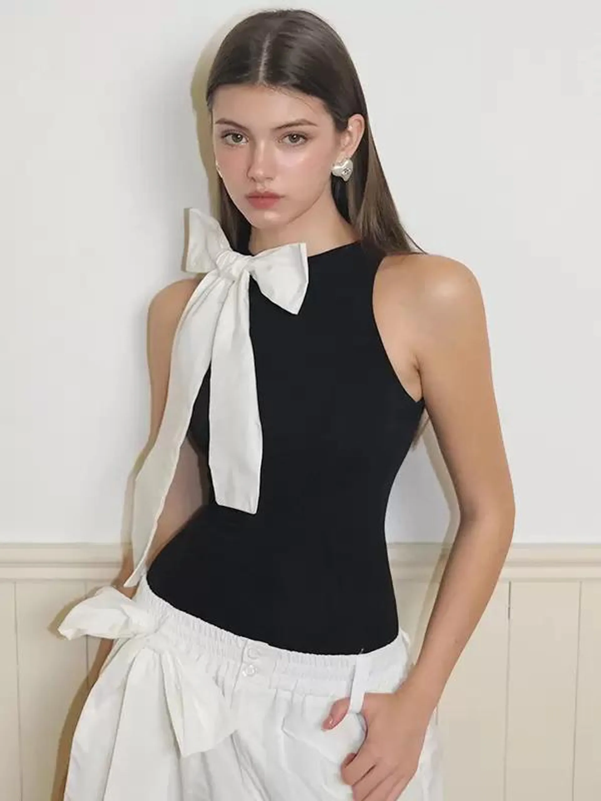 Chic Bodysuit Sleeveless Bow Round Neck Two-Tone Woman Top