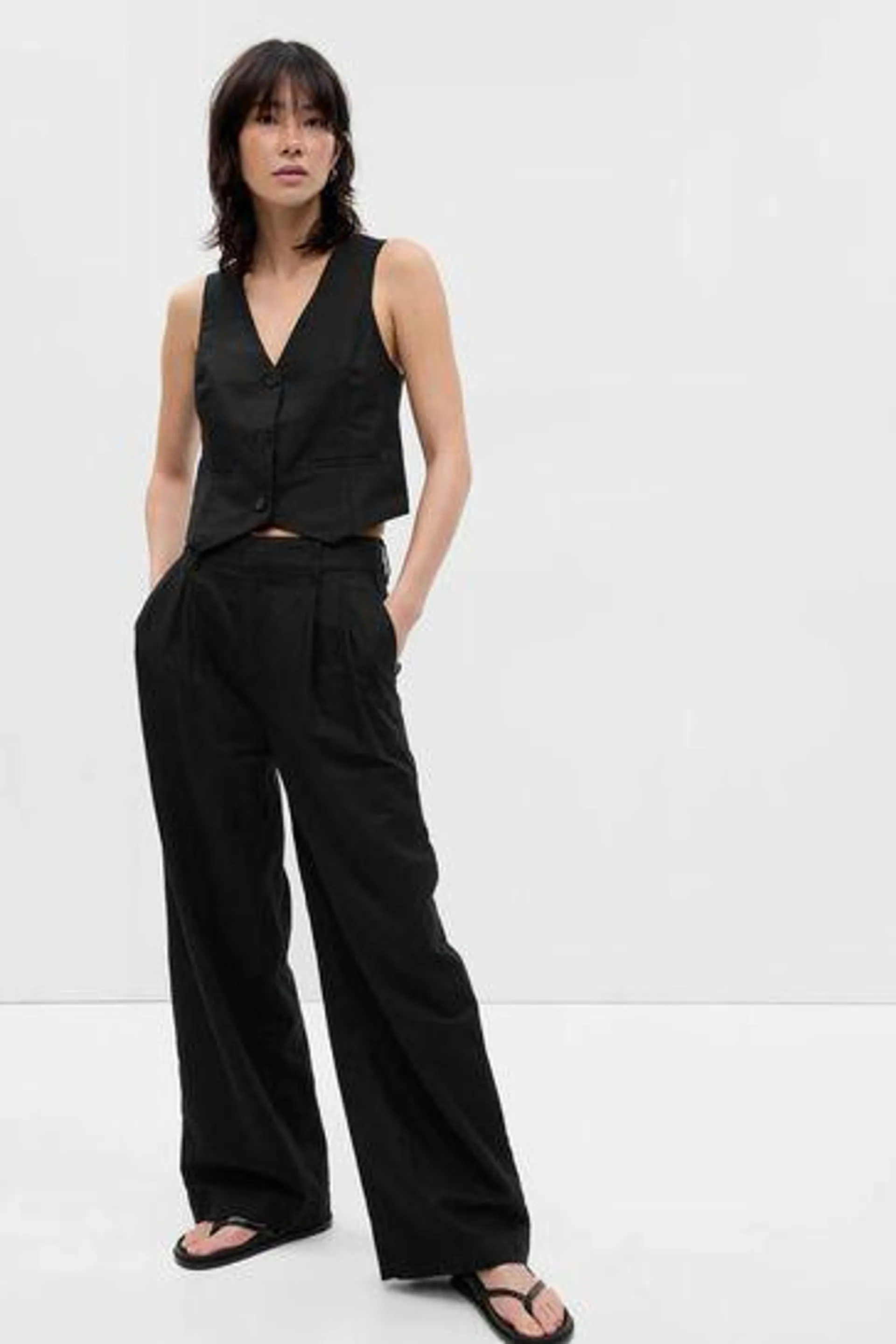 Linen-Cotton Pleated Trousers