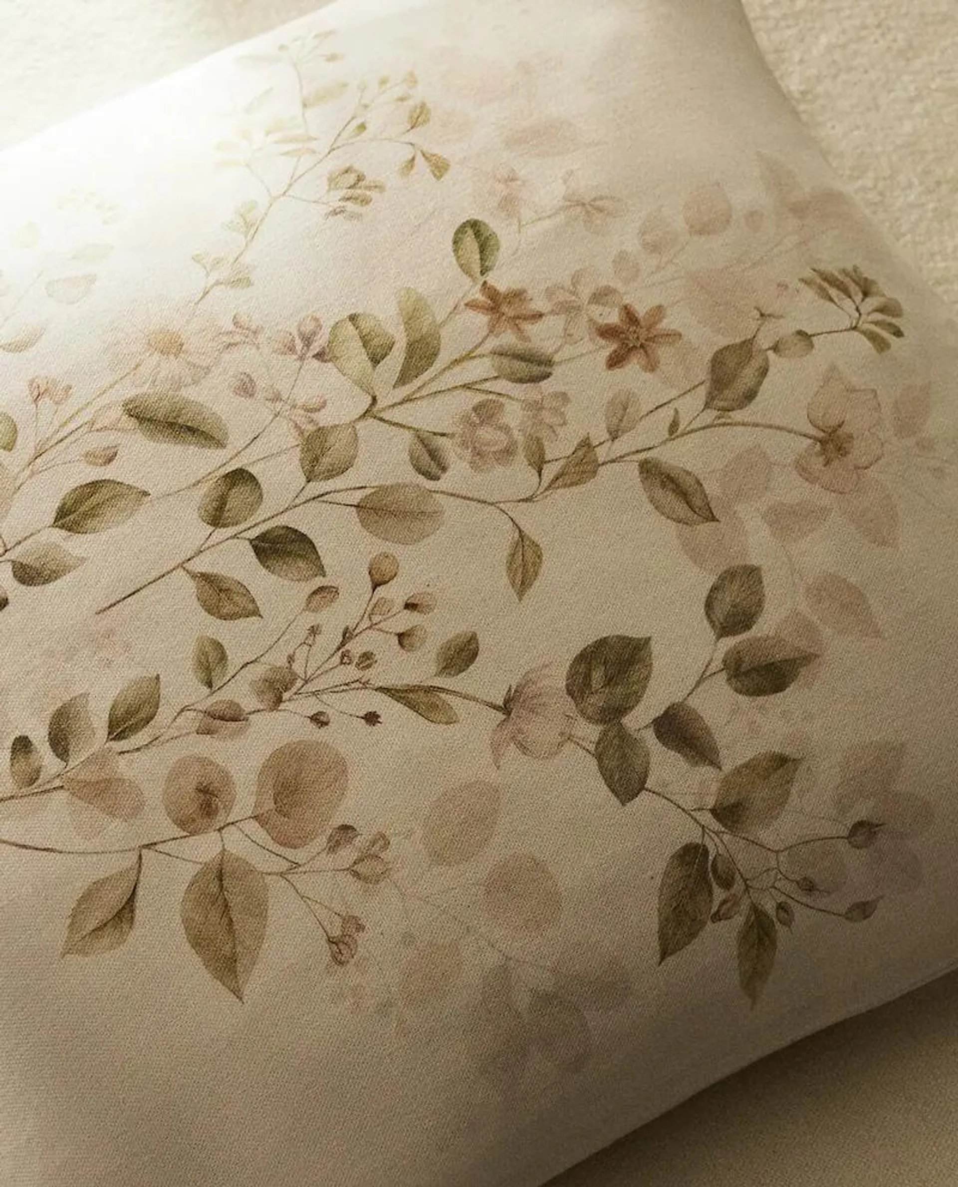 FLORAL PRINT CUSHION COVER