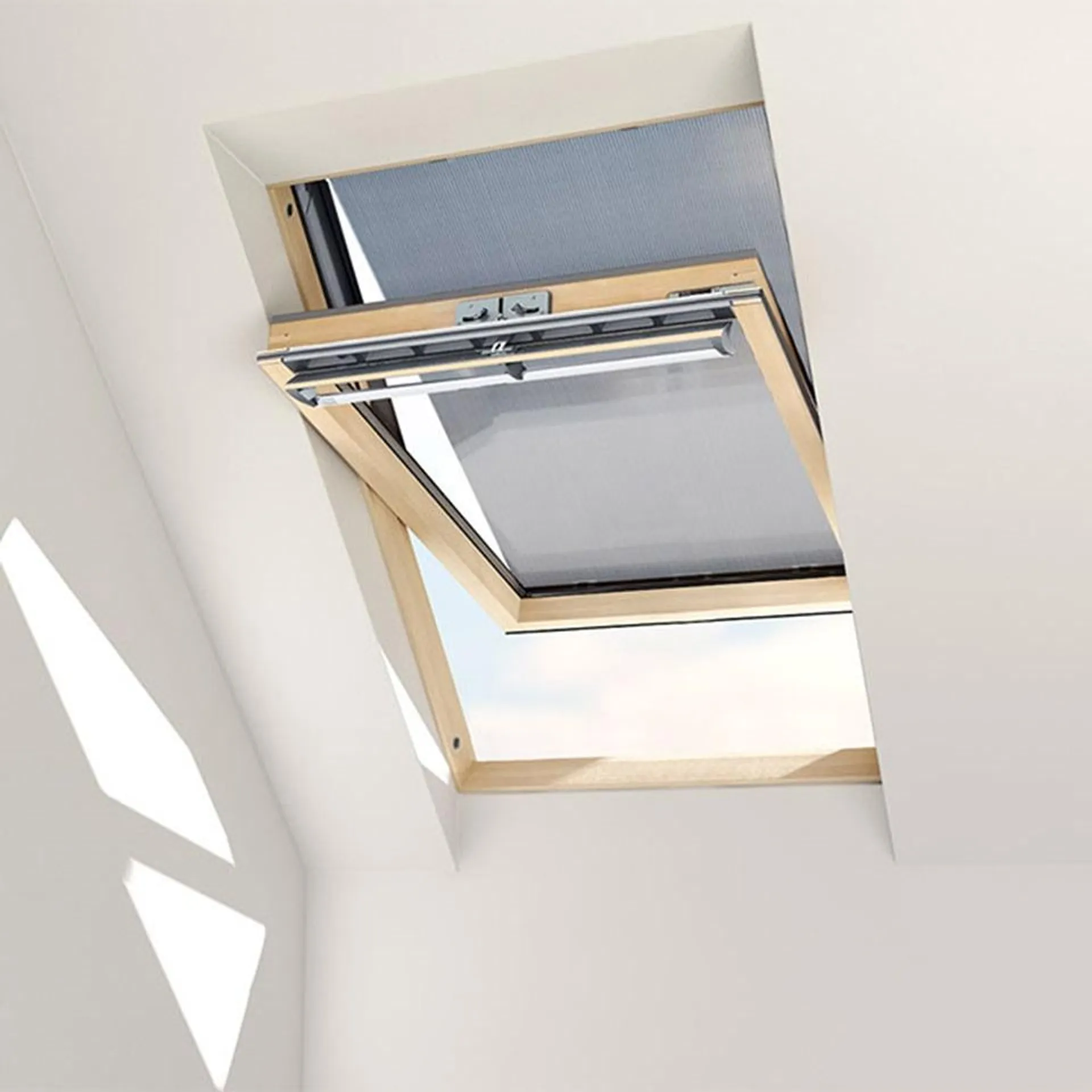 Solstro MUR Sunscreen blinds for VELUX roof windows