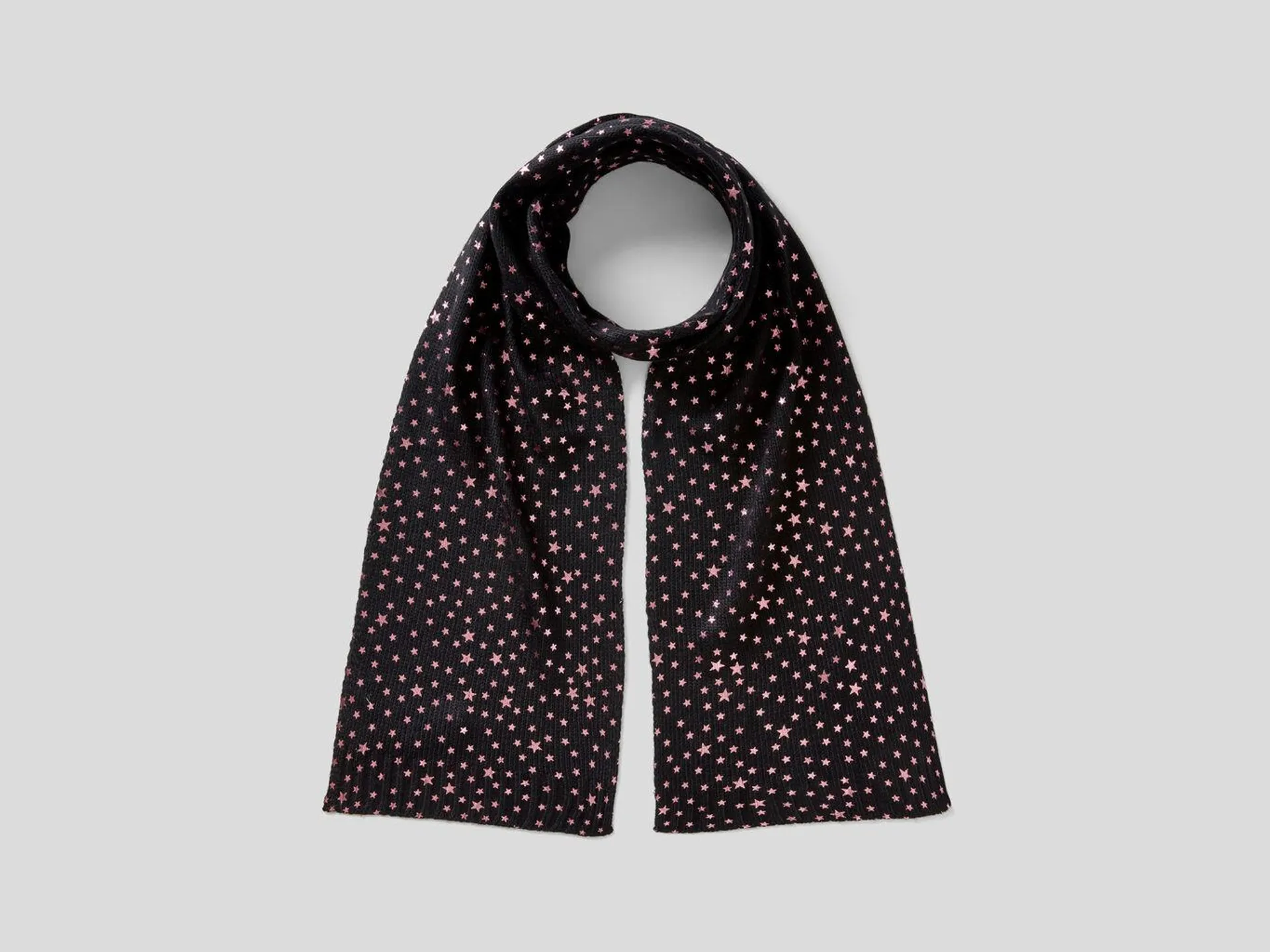 Scarf with stars
