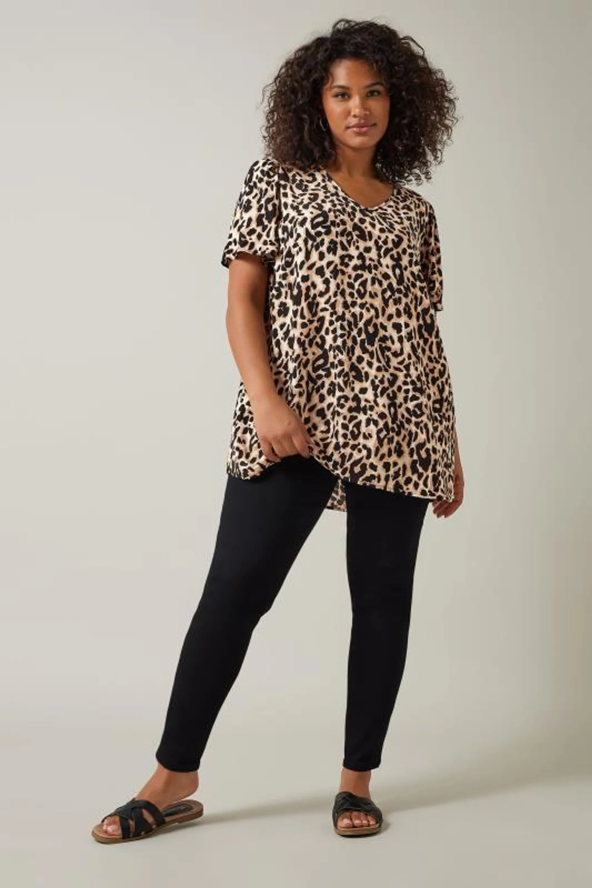 EVANS Curve Black Leopard Print Top