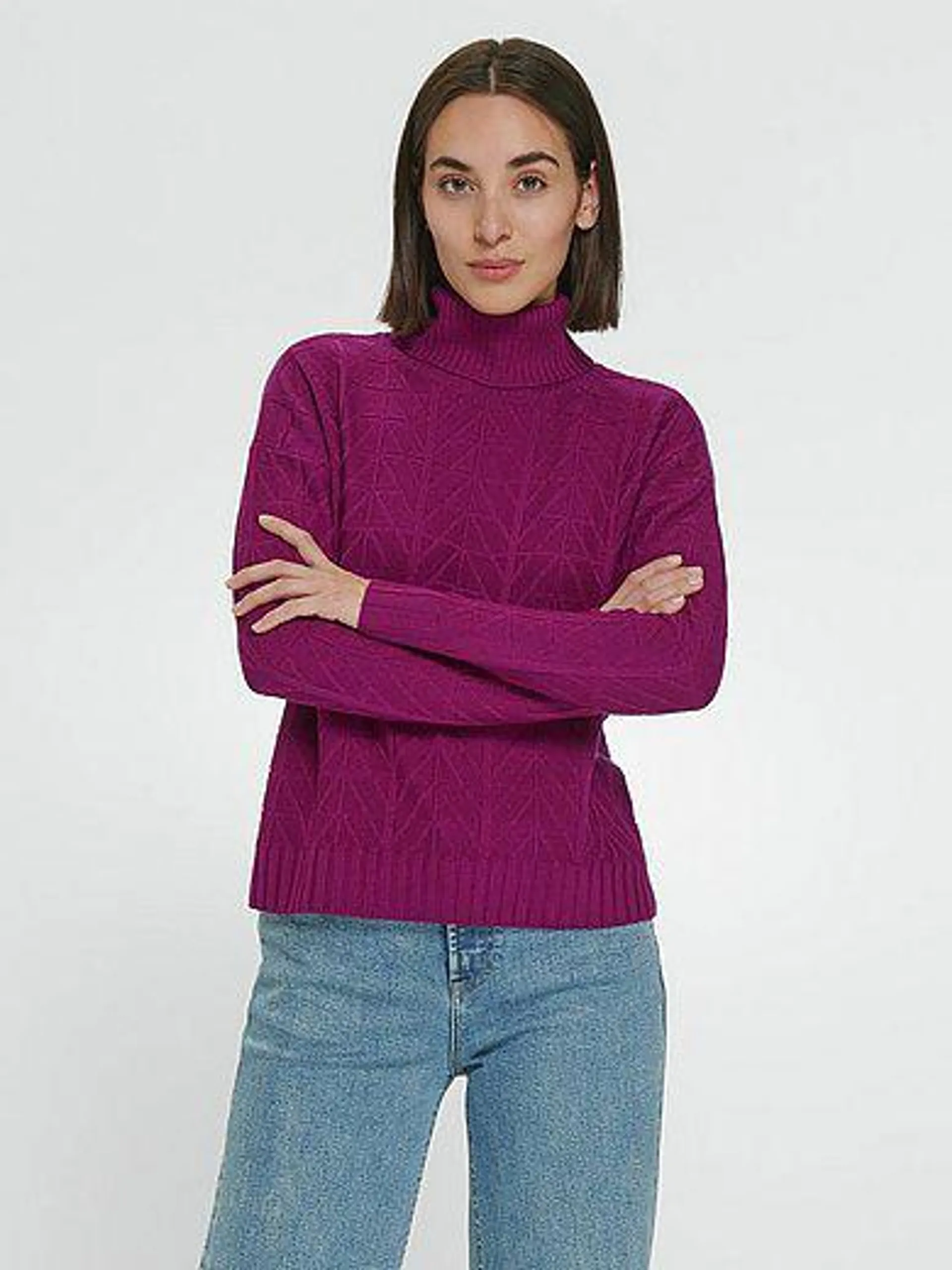 Round neck jumper in 100% new wool