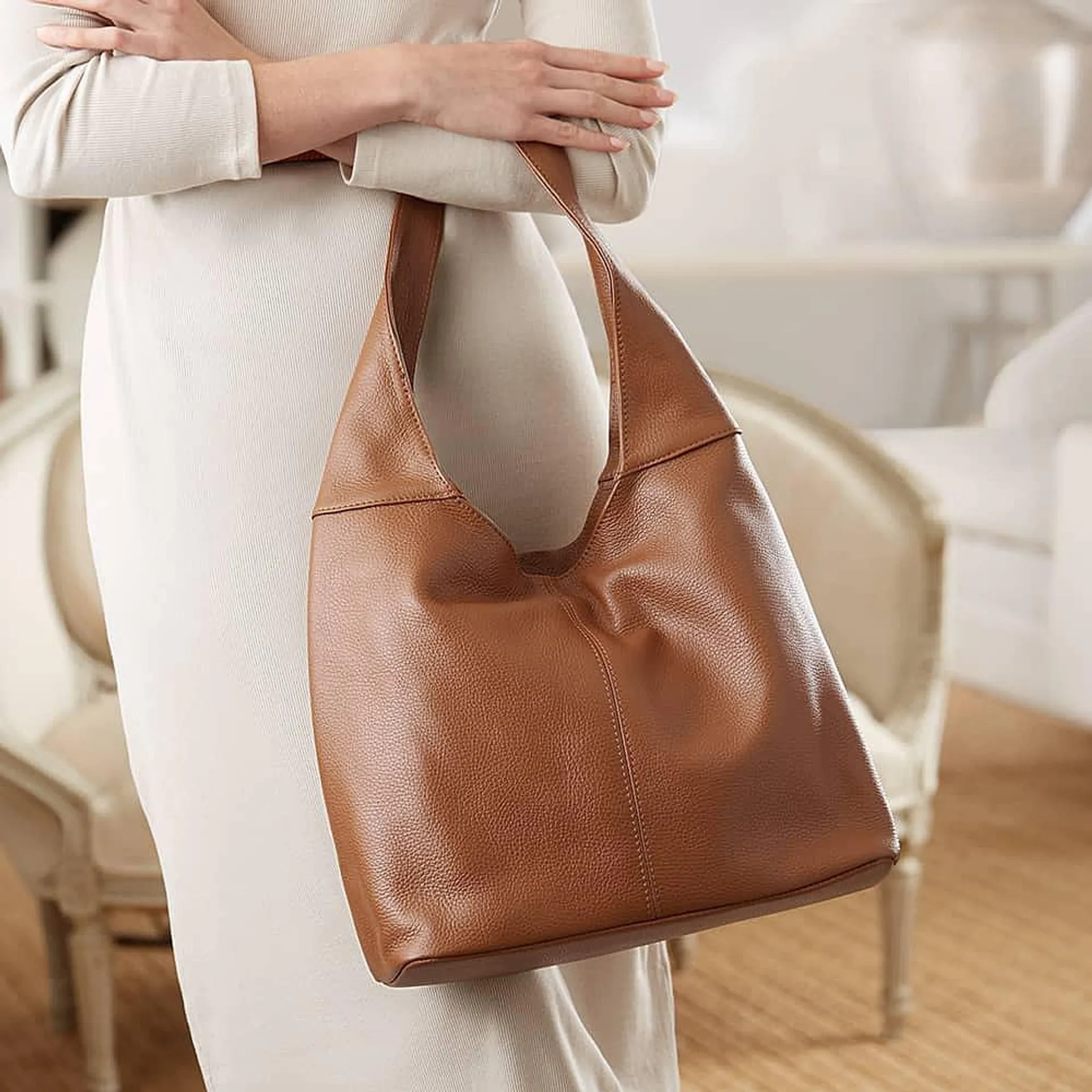 Timelessly Tan Leather Slouch Bag