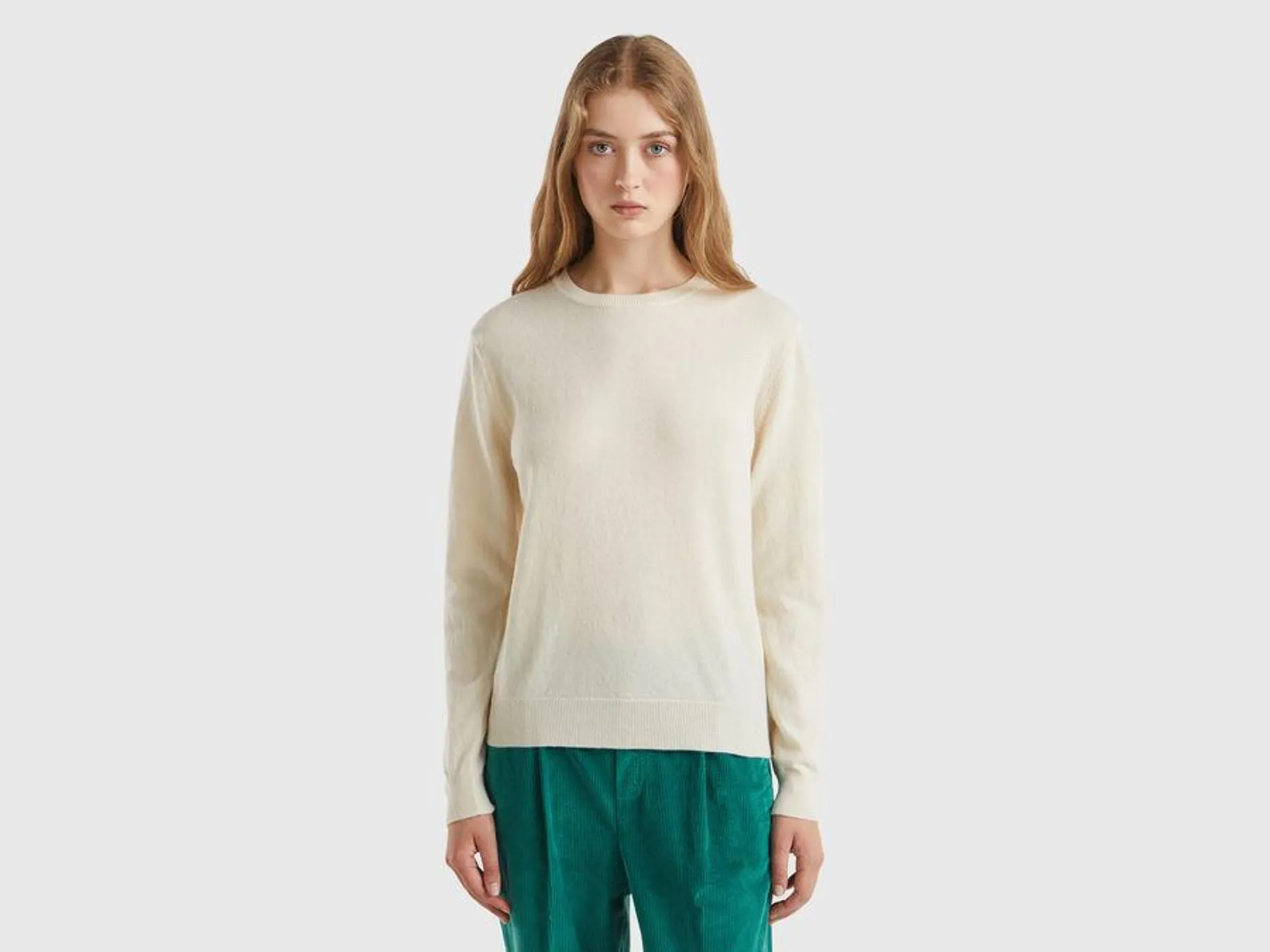 Cream crew neck sweater in Merino wool