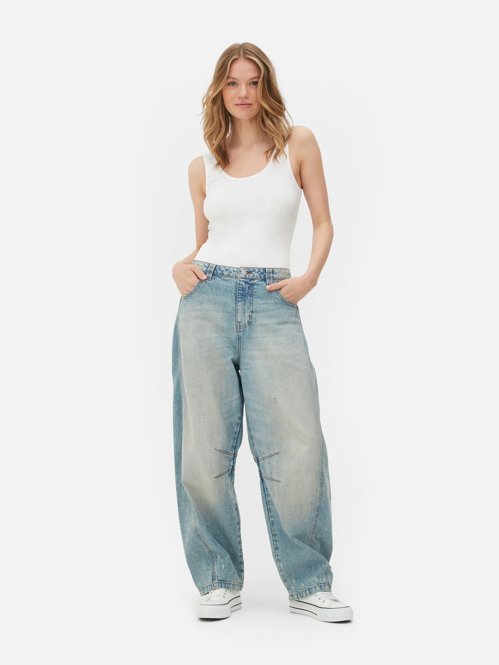 Distressed Barrel Jeans