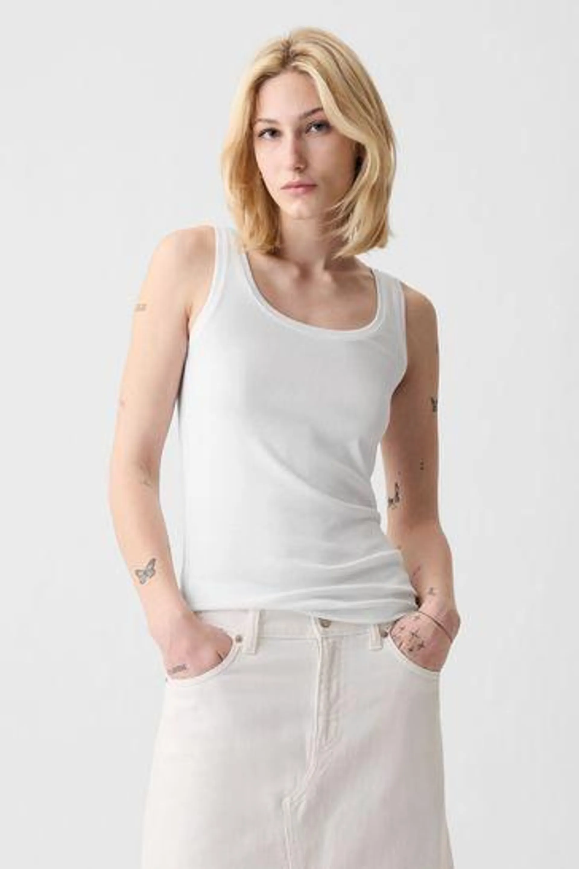 Modern Scoop Neck Vest